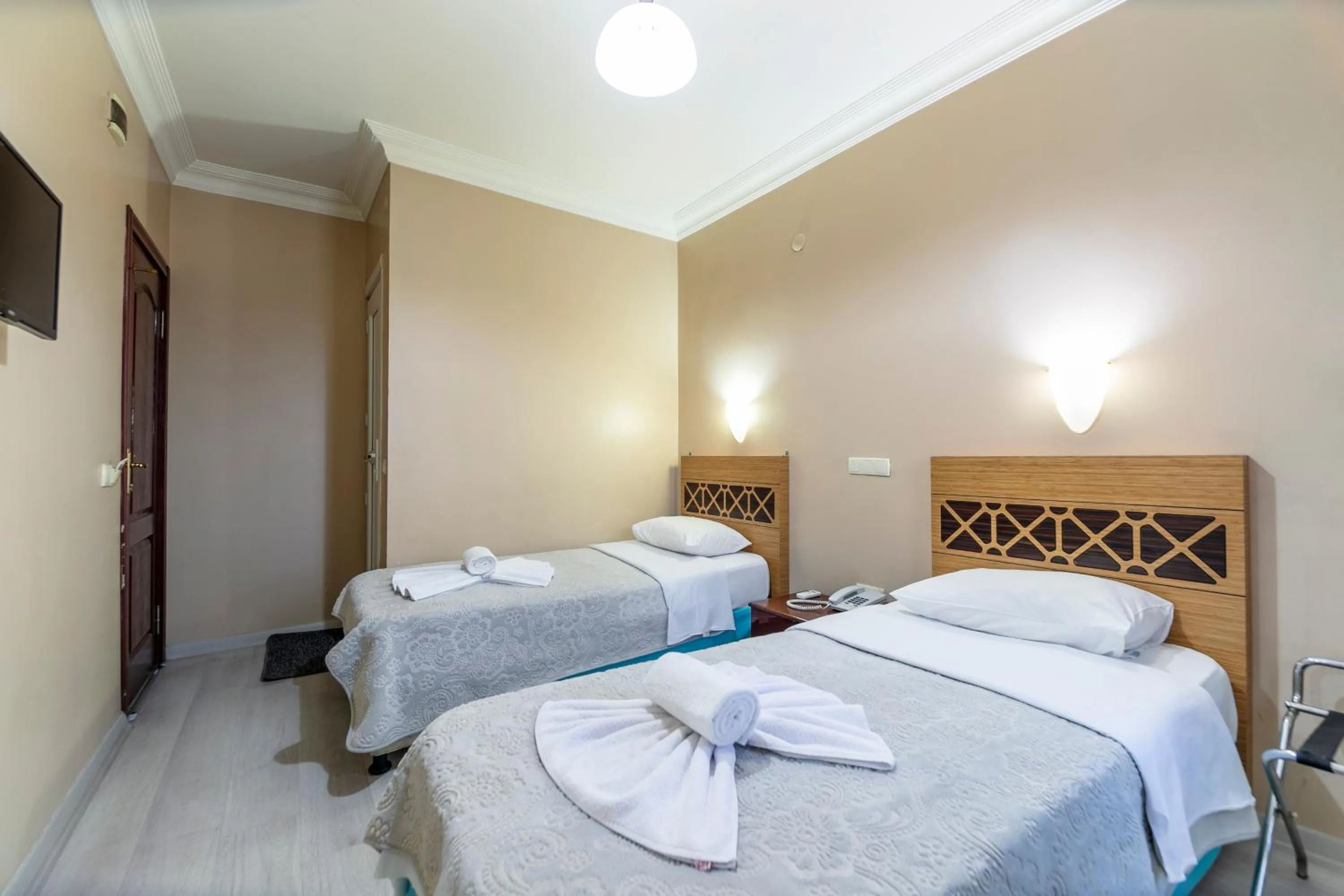 TV and multimedia, Bed in OTEL ÜMIT İSTANBUL