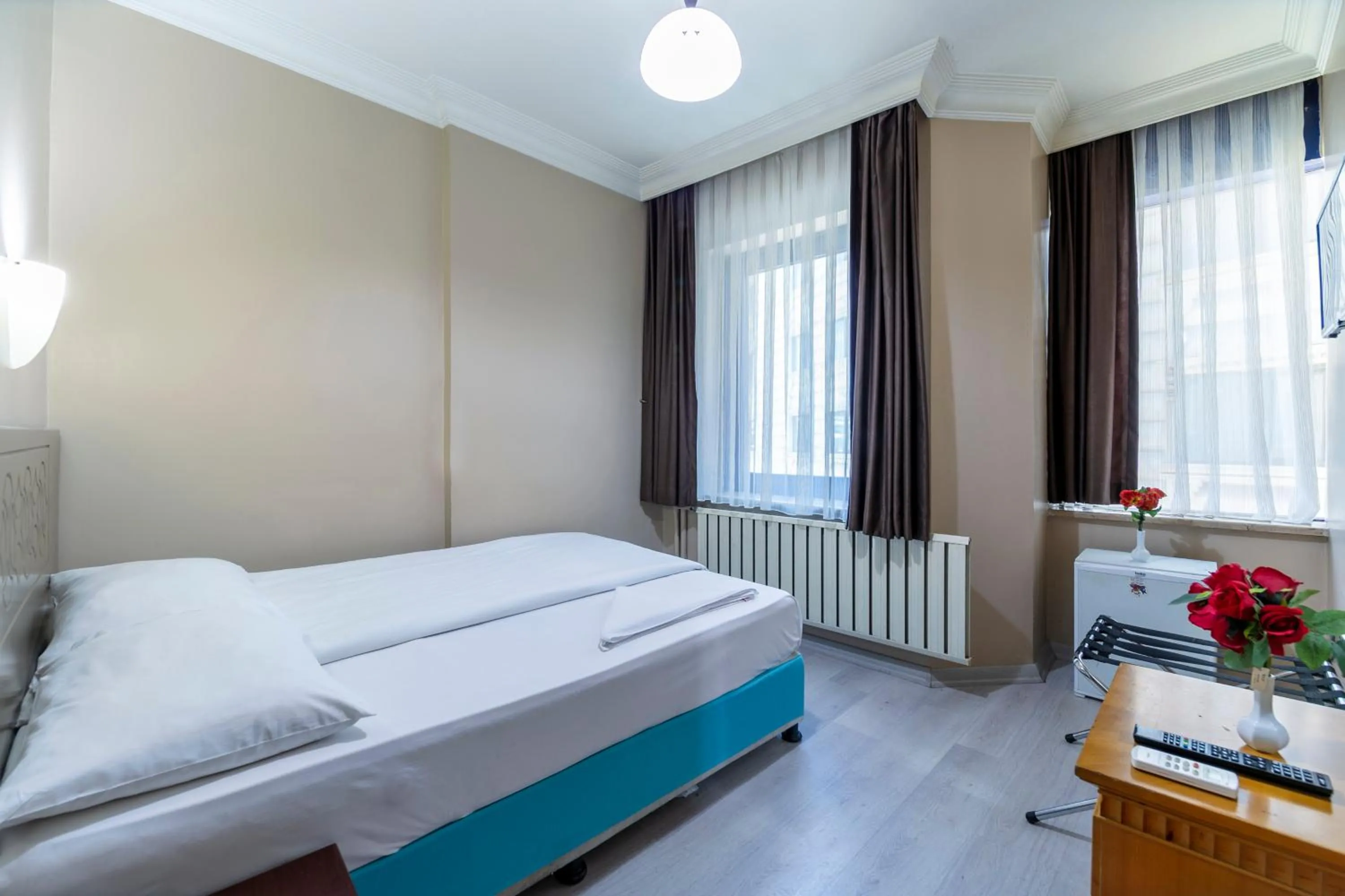 TV and multimedia, Bed in OTEL ÜMIT İSTANBUL