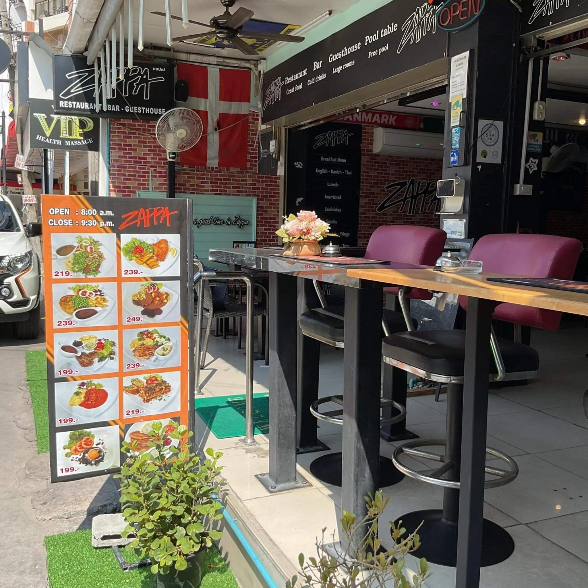 Food and drinks in Zappa Guesthouse