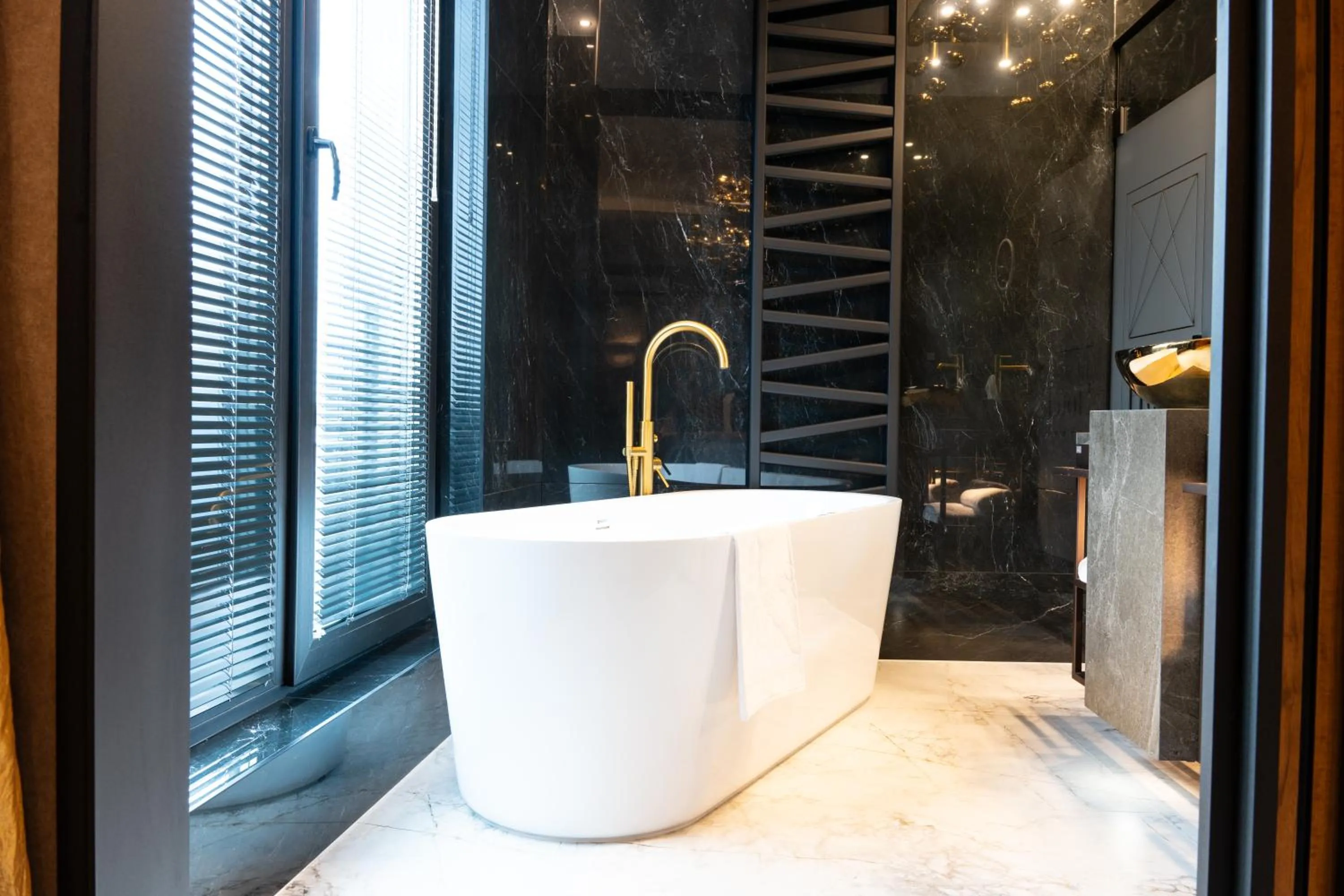 Hot Tub in Art Suites Luxury Hotel