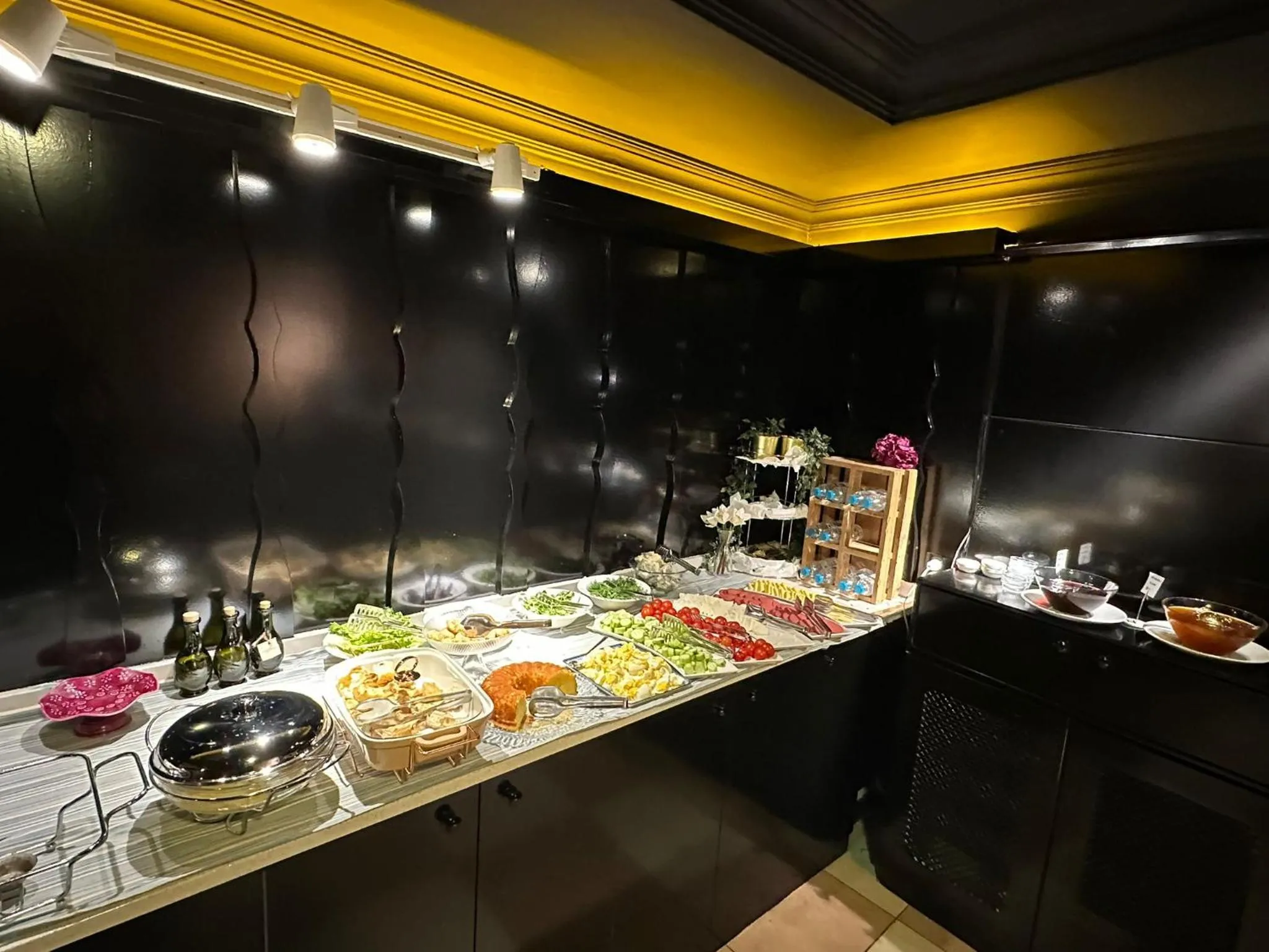 Restaurant/places to eat in Sufi Homes