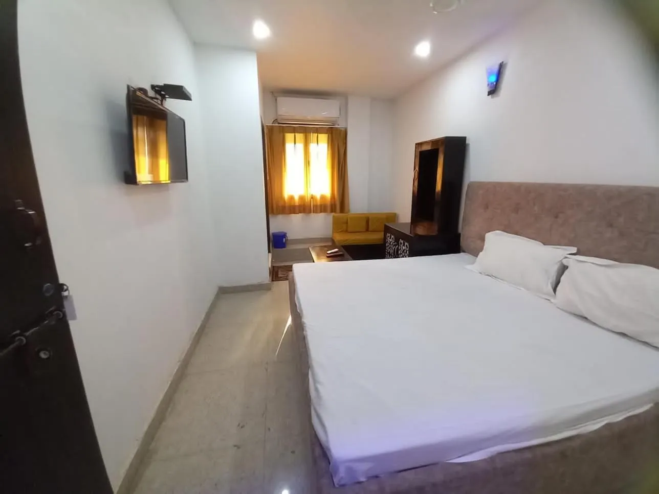 Bed in Hotel Metro Regency