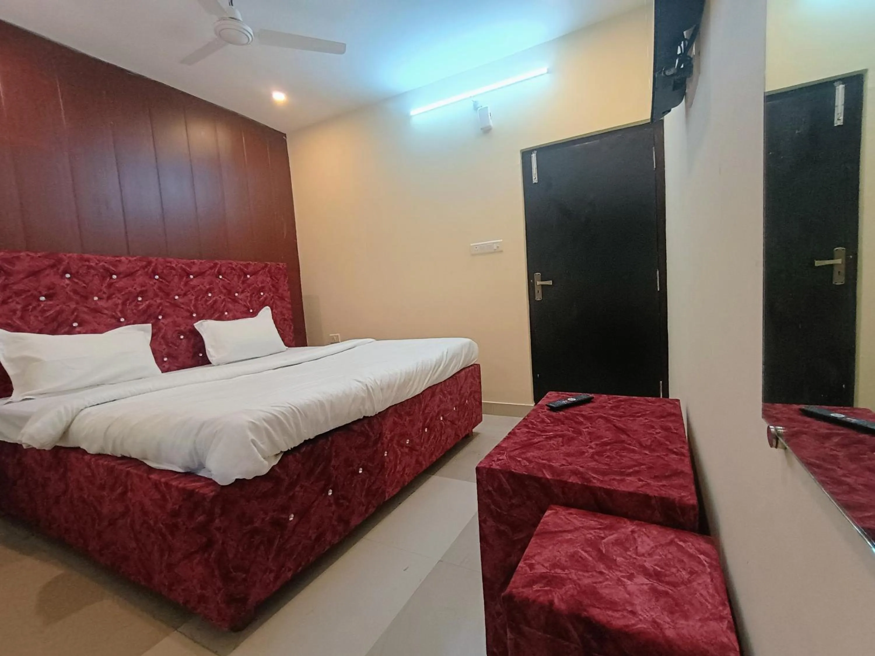 Bed in Hotel Metro Regency