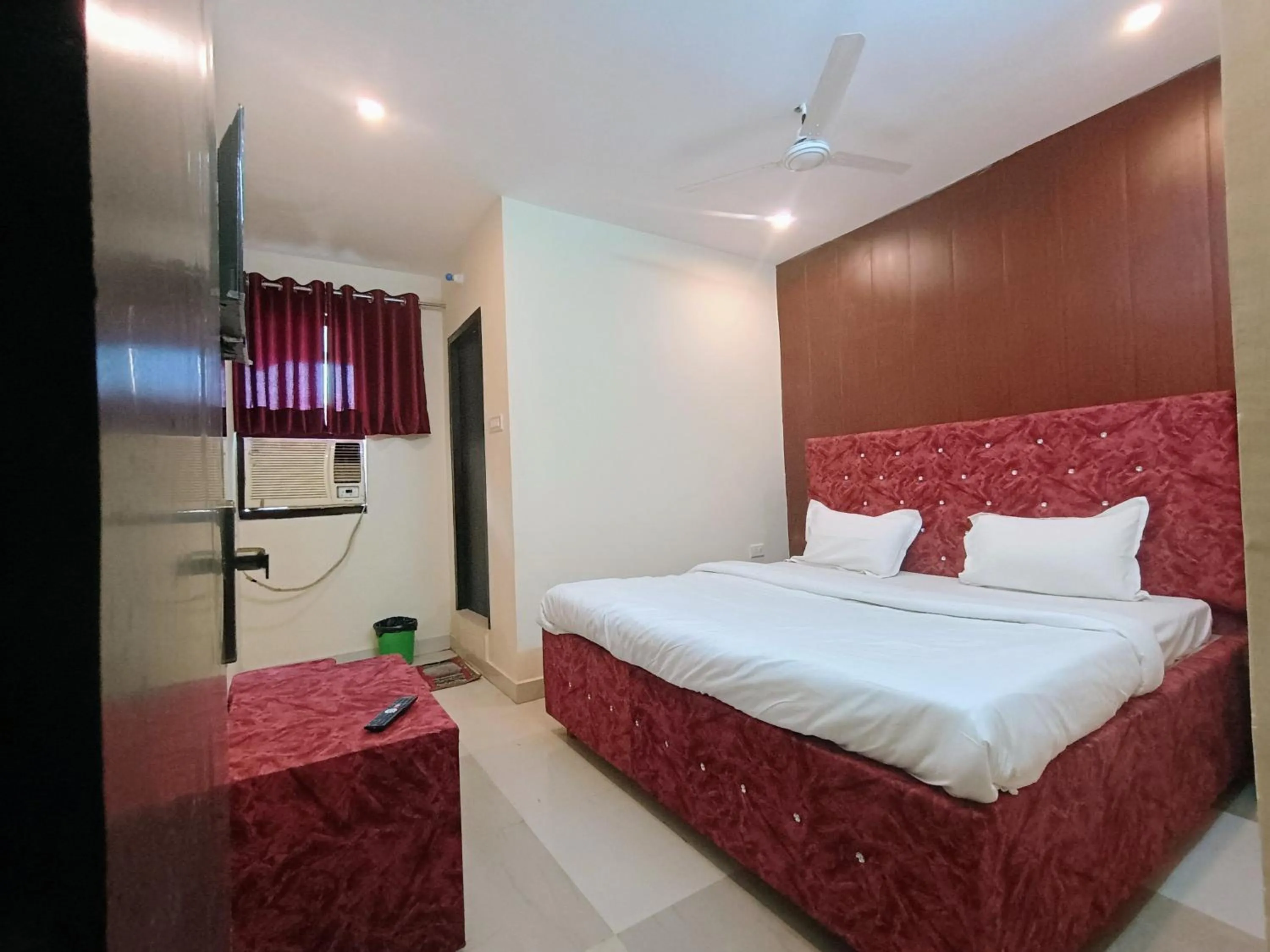 Photo of the whole room, Bed in Hotel Metro Regency