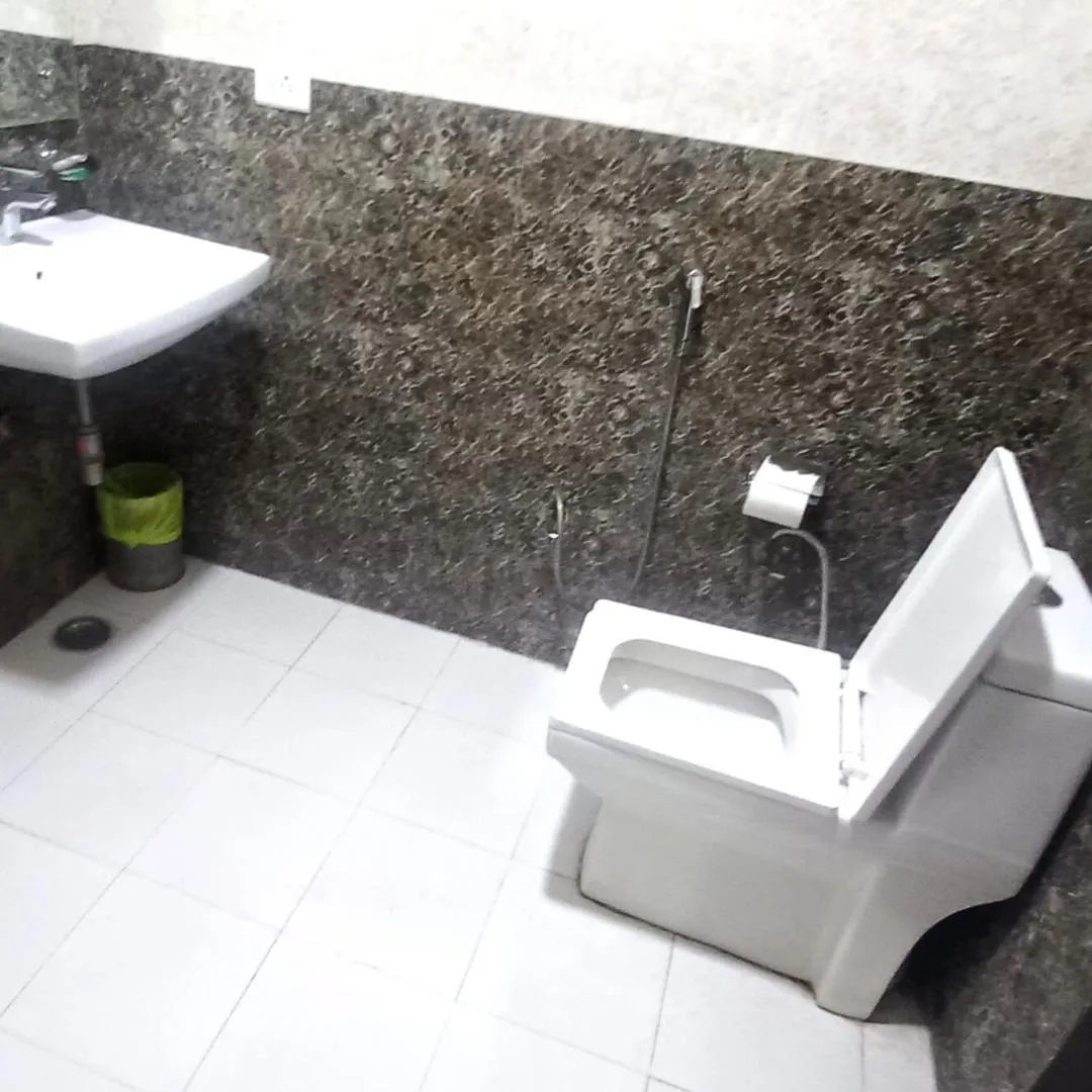 Toilet in Hotel Hirapanna