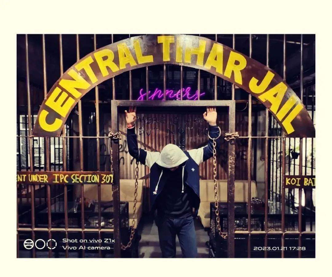 Restaurant/places to eat in Hotel Hirapanna