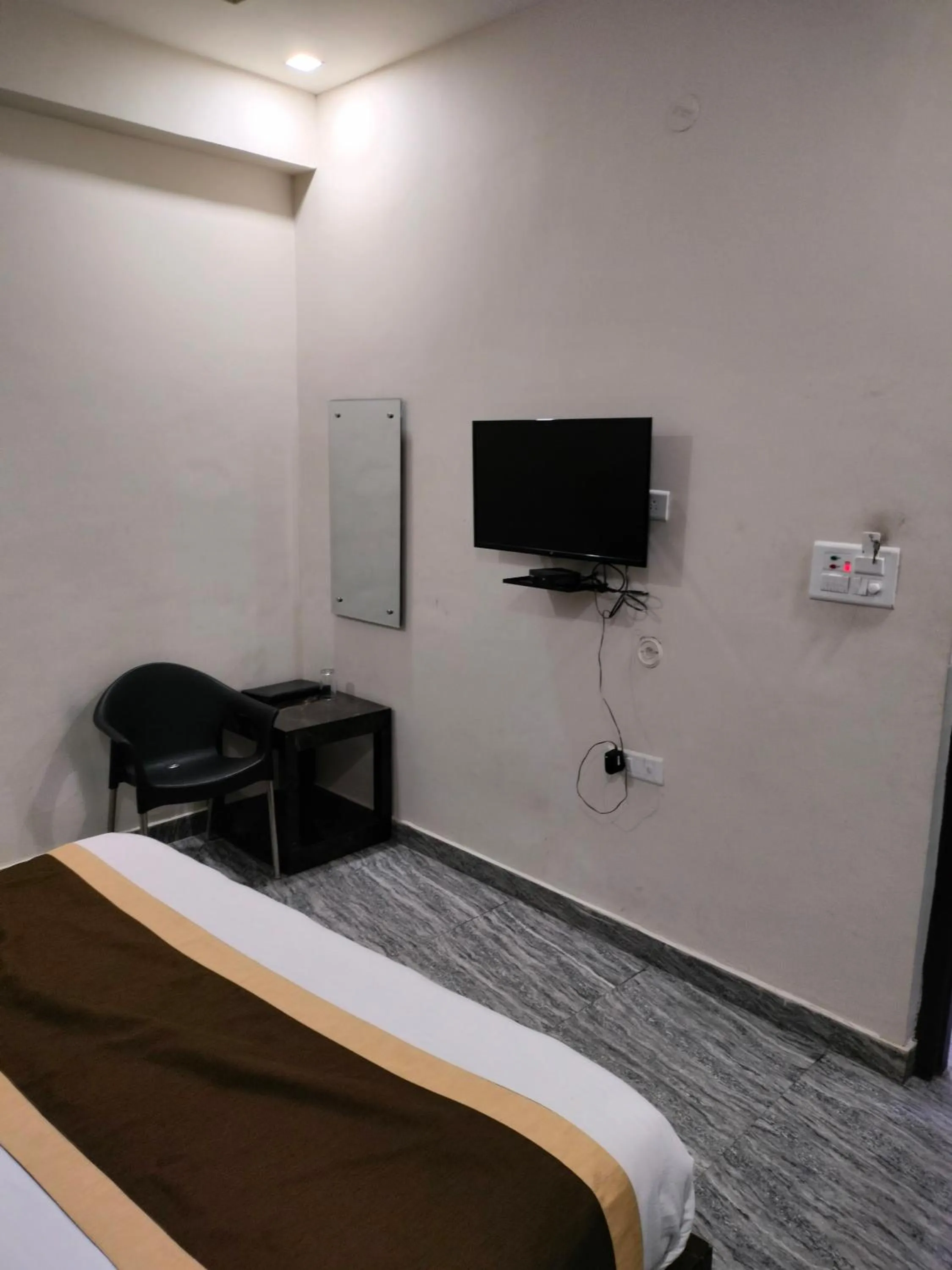 Bed in Hotel Hirapanna