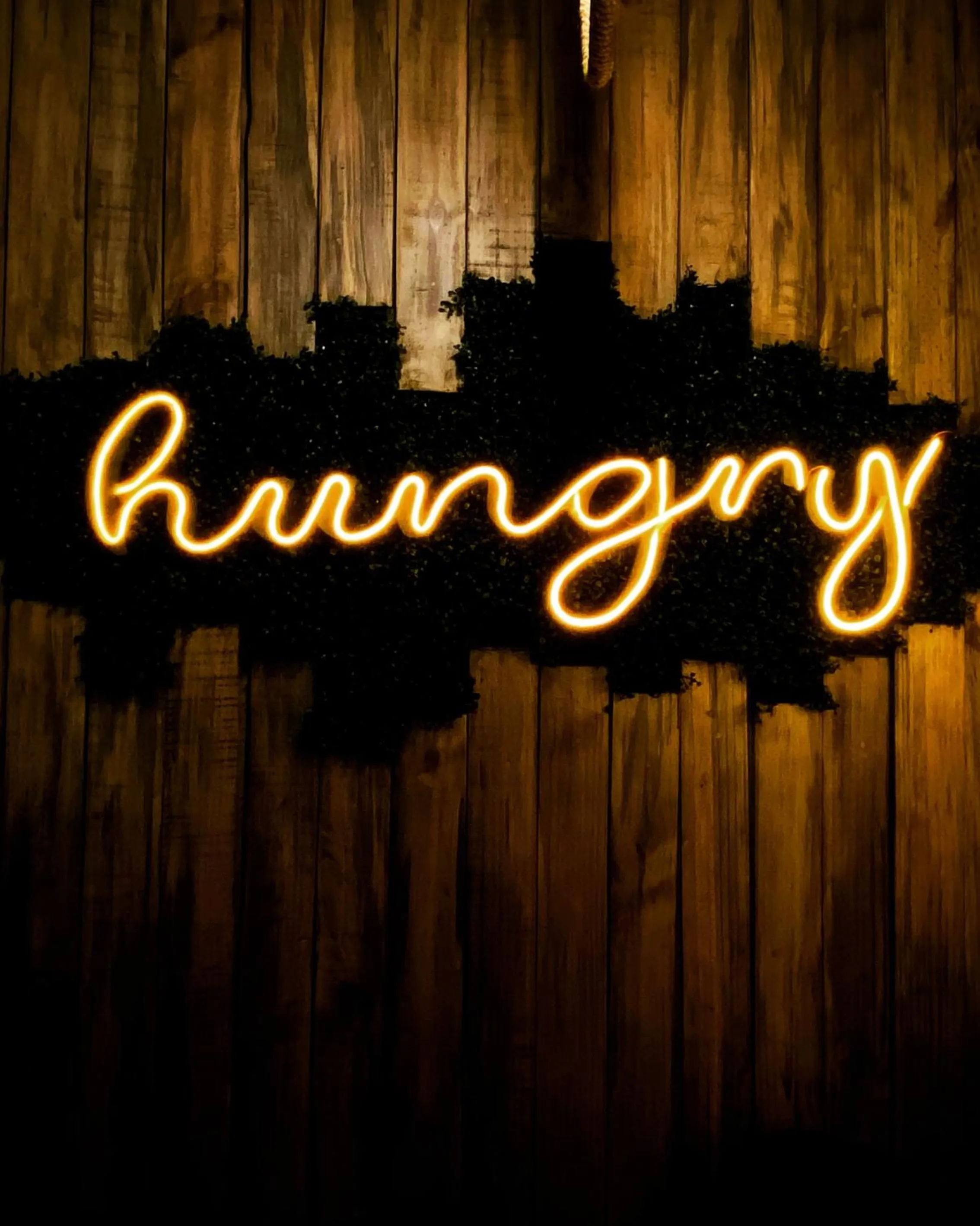 Restaurant/places to eat in Hotel Hirapanna