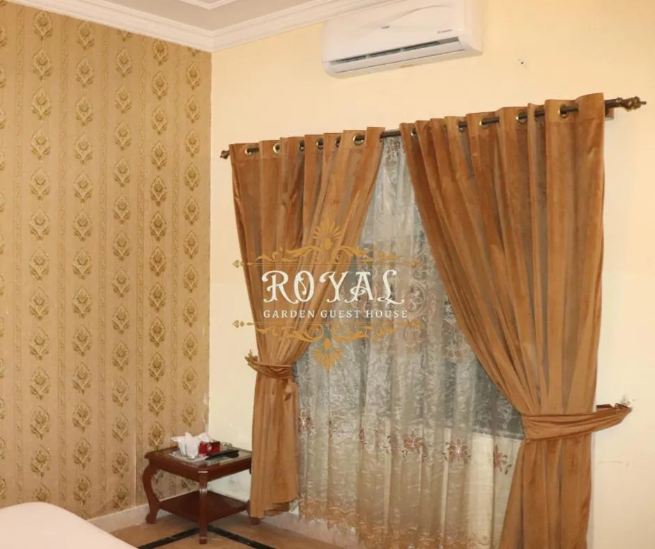 Bed in Executive Royal Garden