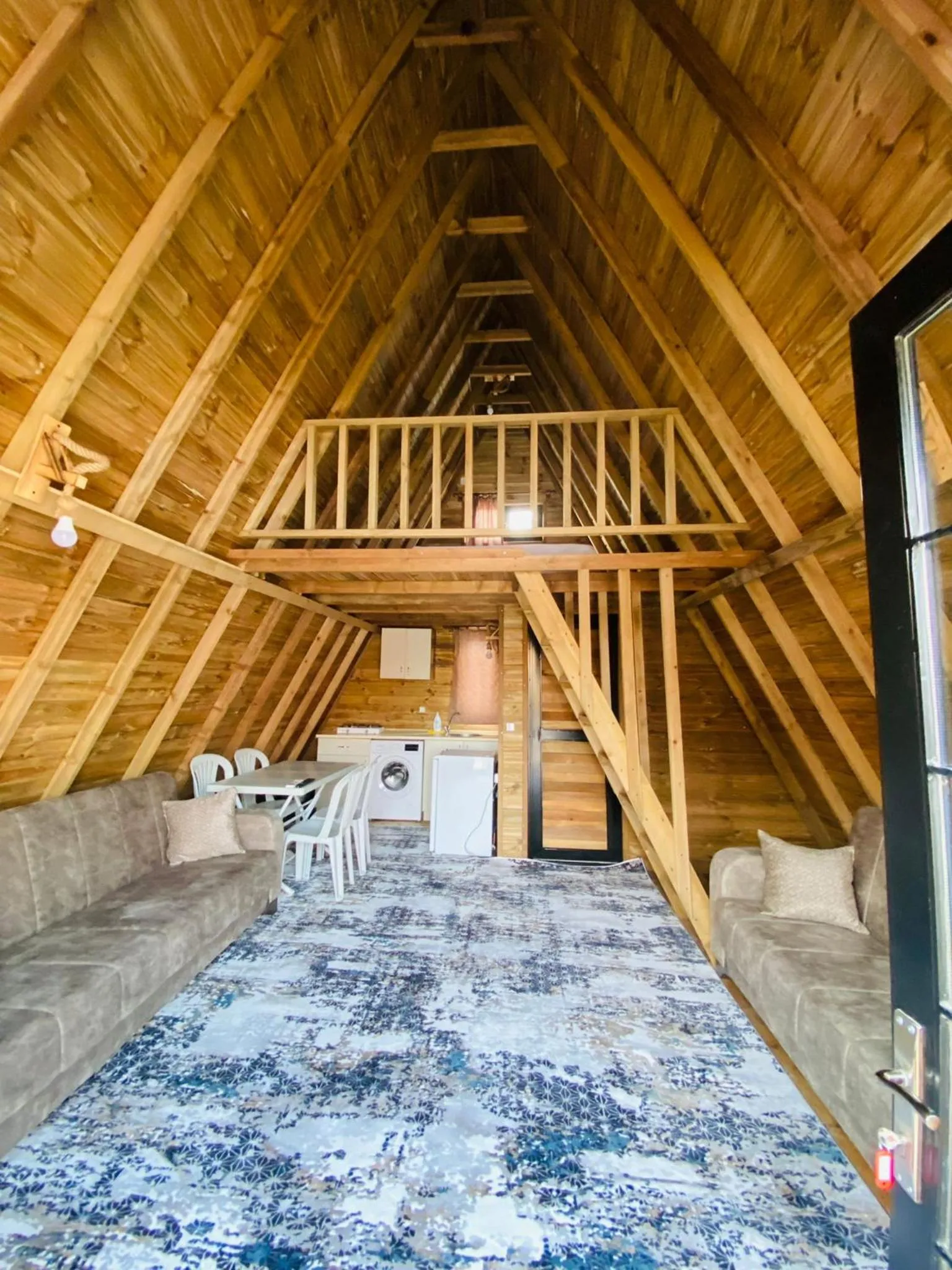 NOEL BUNGALOV & CAFE