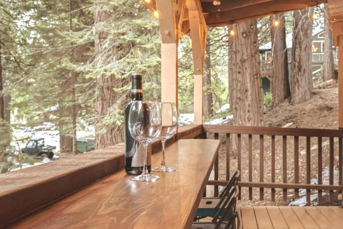 Corlieu Falls Cabin in Sugar Pine 8 miles from Yosemite with Gazebo, Hot tub a shack and Bar top