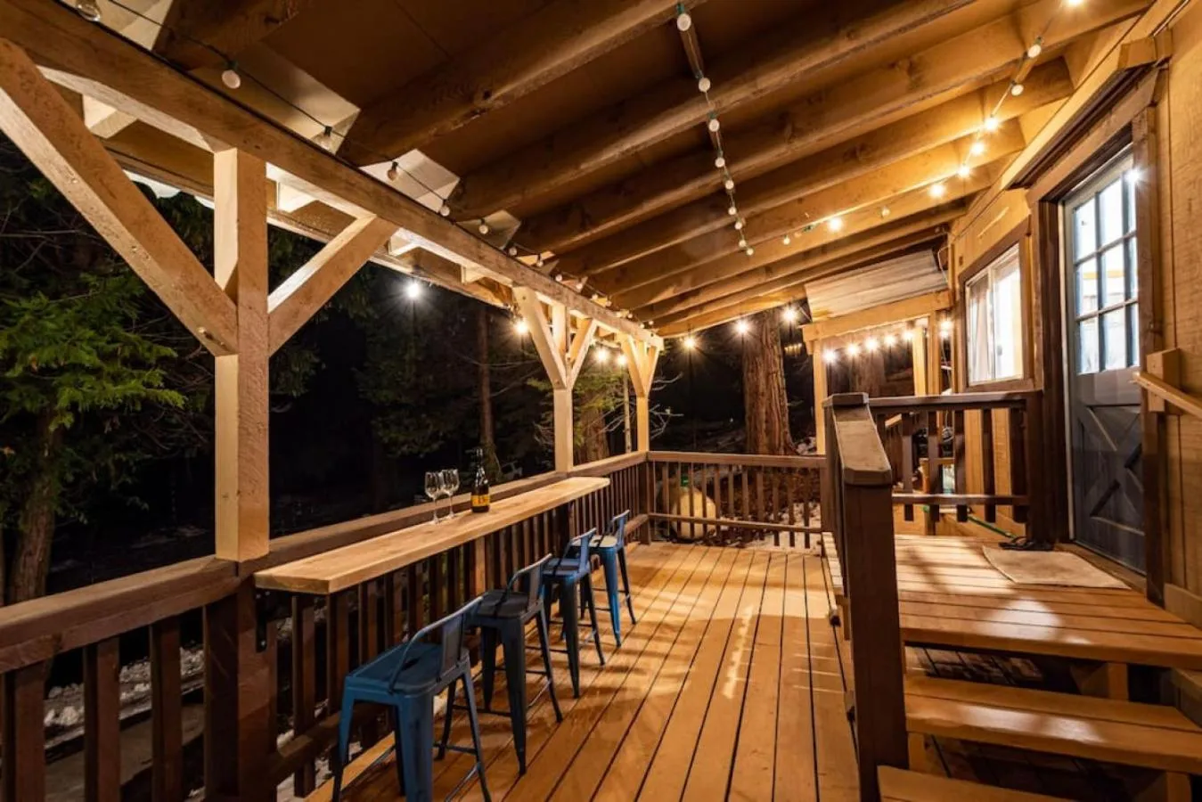 Corlieu Falls Cabin in Sugar Pine 8 miles from Yosemite with Gazebo, Hot tub a shack and Bar top