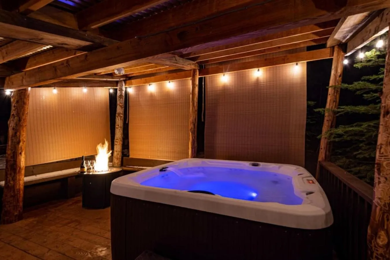 Corlieu Falls Cabin in Sugar Pine 8 miles from Yosemite with Gazebo, Hot tub a shack and Bar top