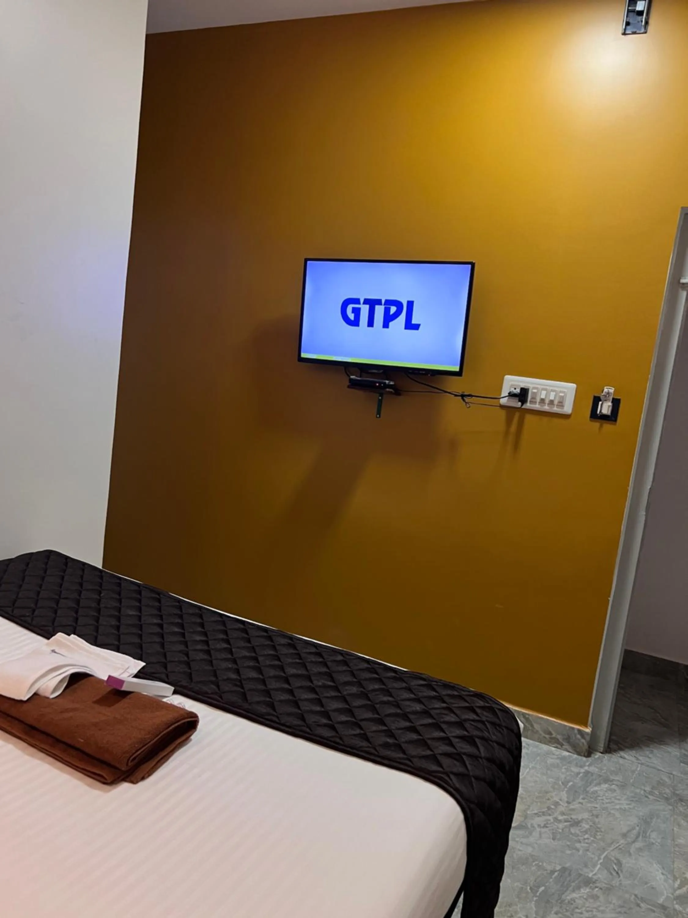 TV and multimedia, Bed in Castle 360 Residency