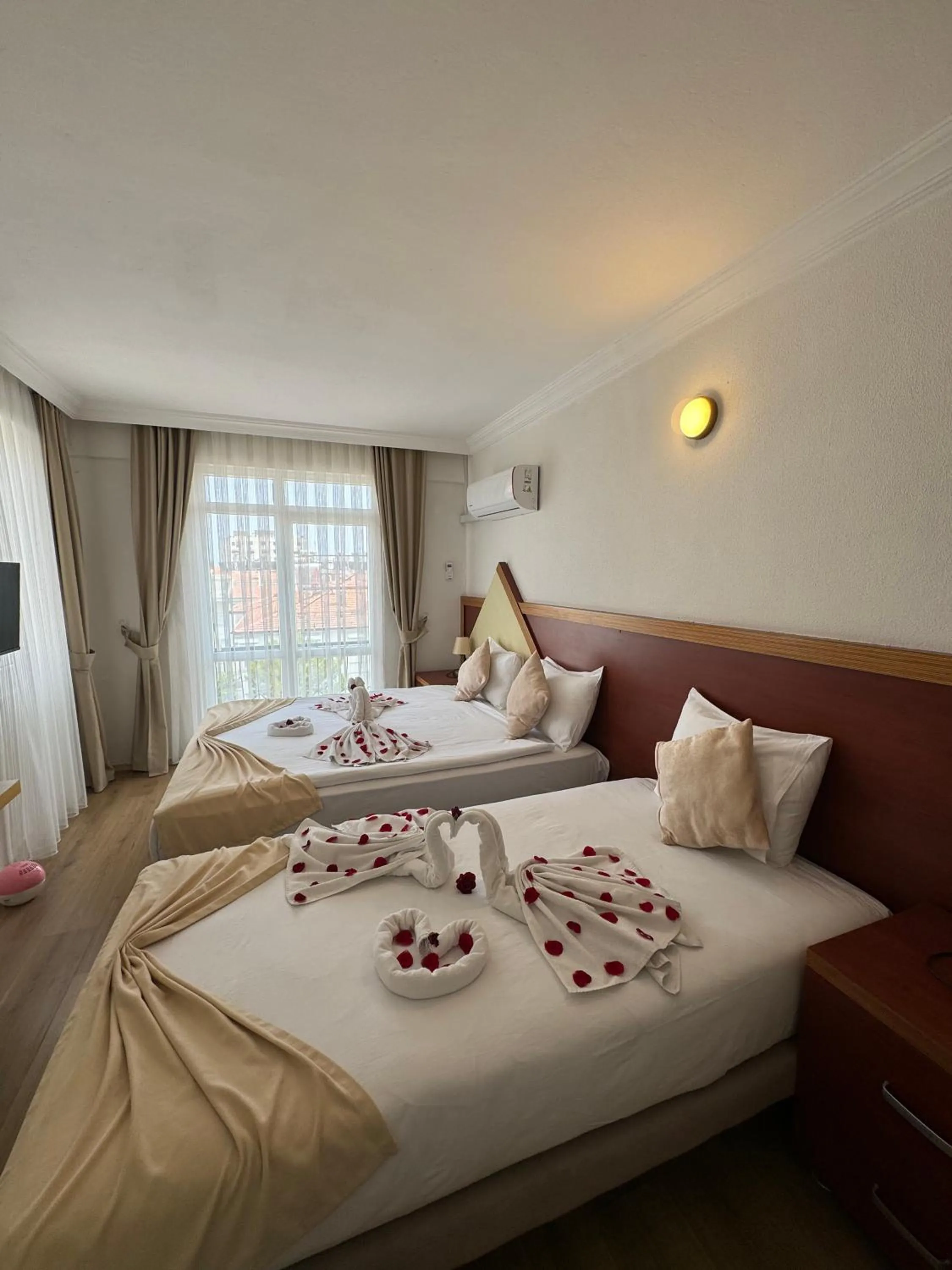 Bed in Far Life Hotel