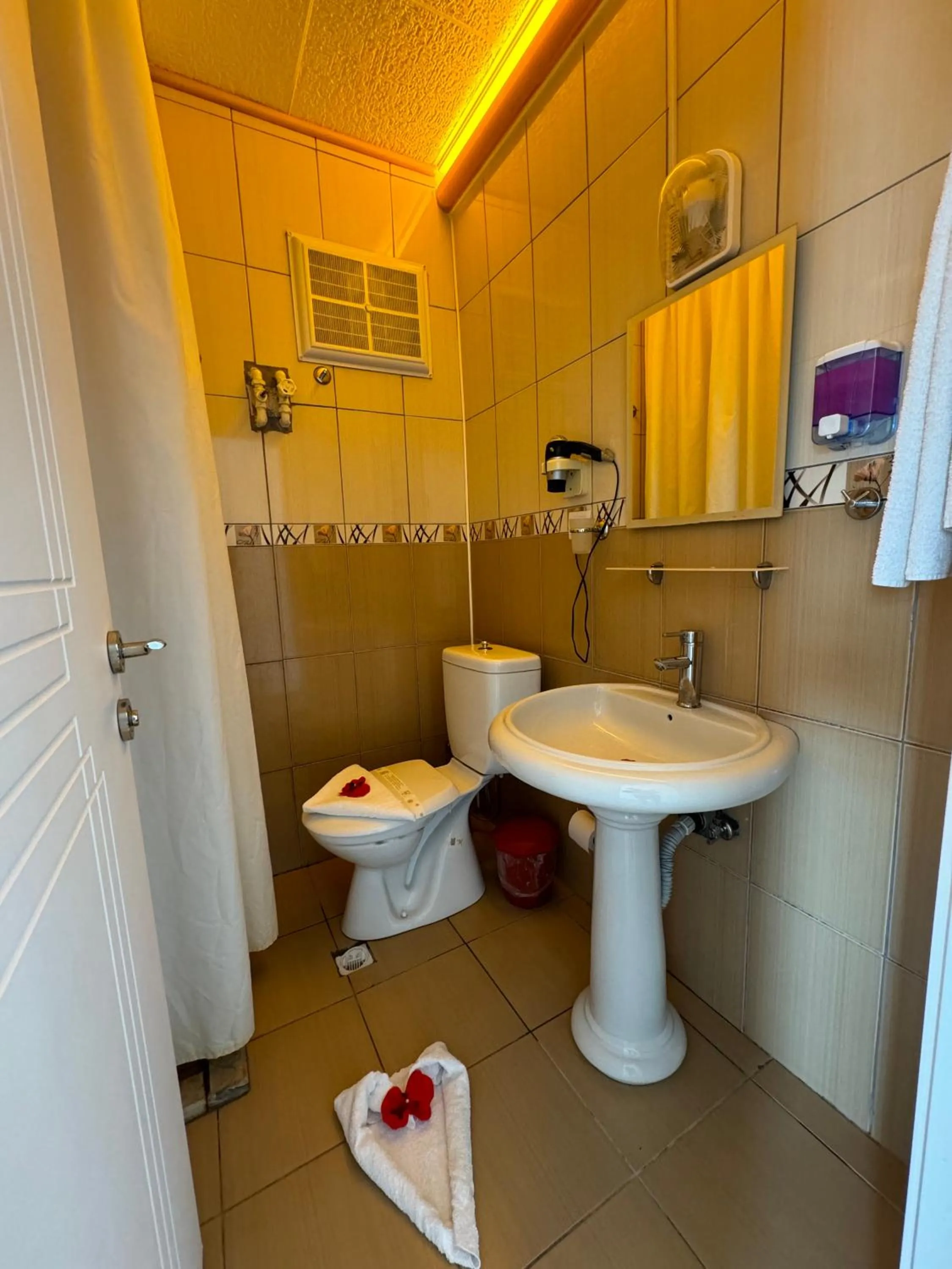 Bathroom in Far Life Hotel