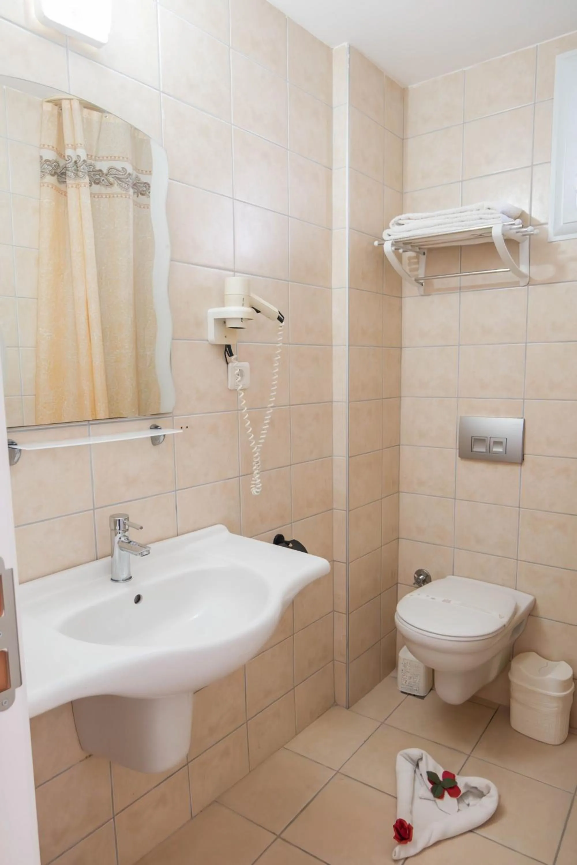 Bathroom in Far Life Hotel