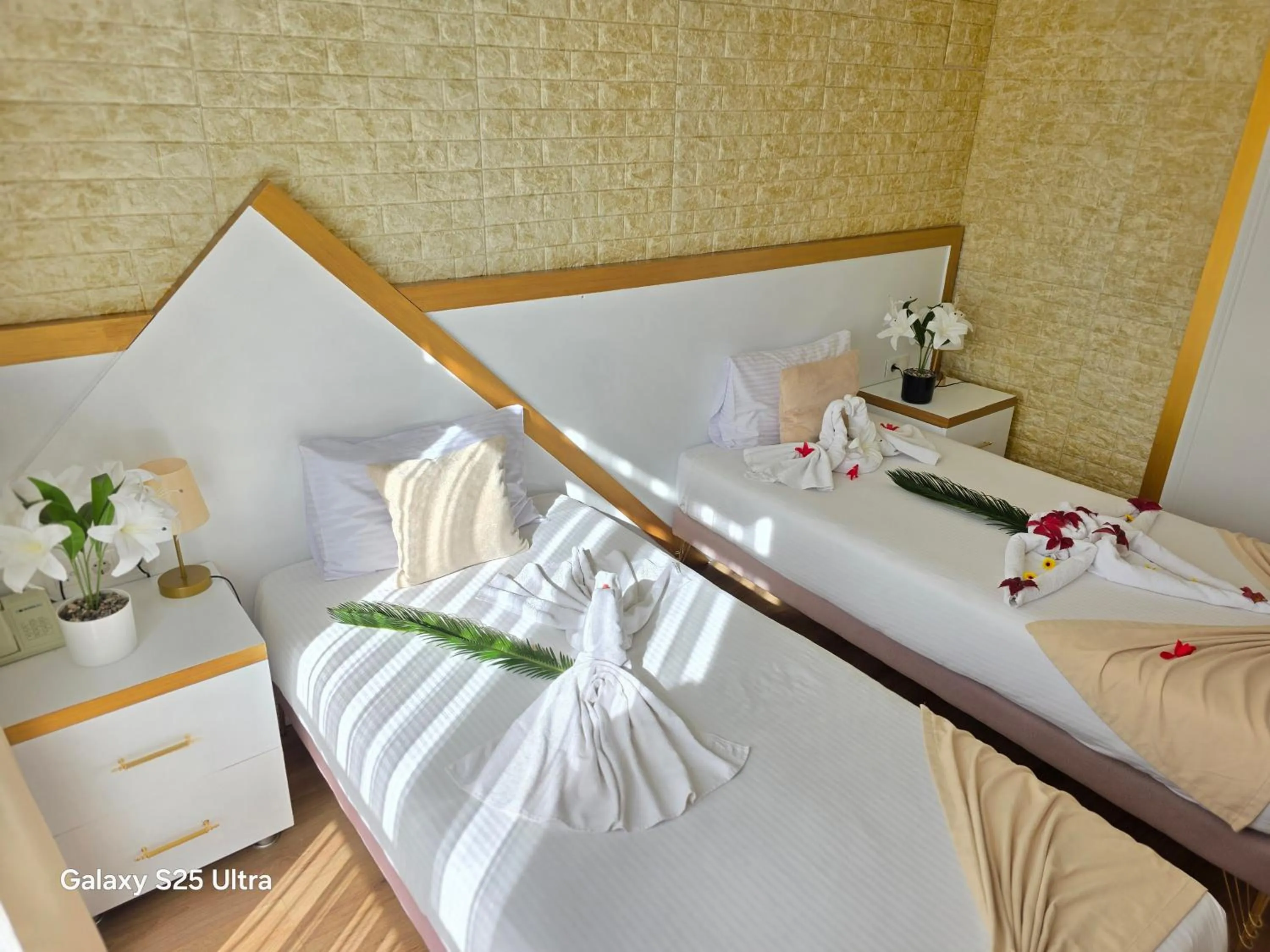 Bedroom, Bed in Far Life Hotel