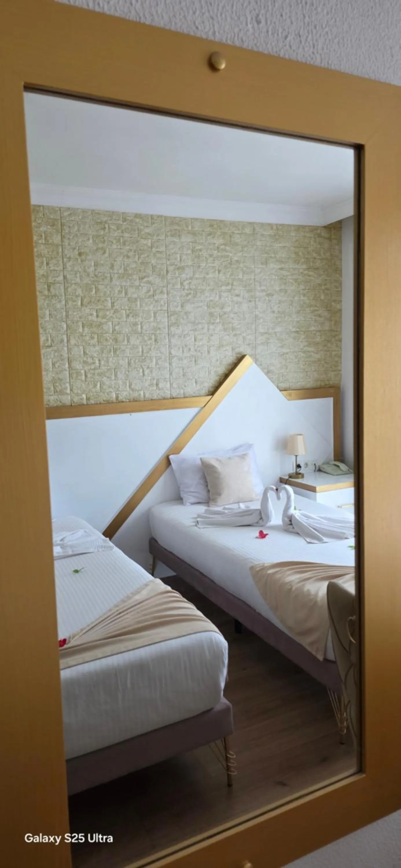 Bed in Far Life Hotel