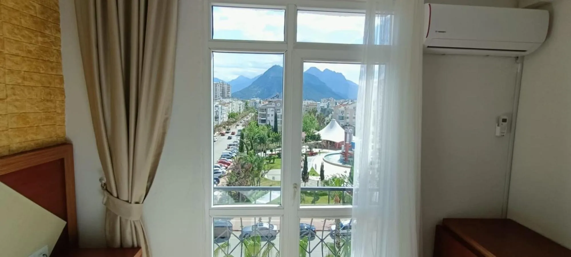 Mountain view in Far Life Hotel