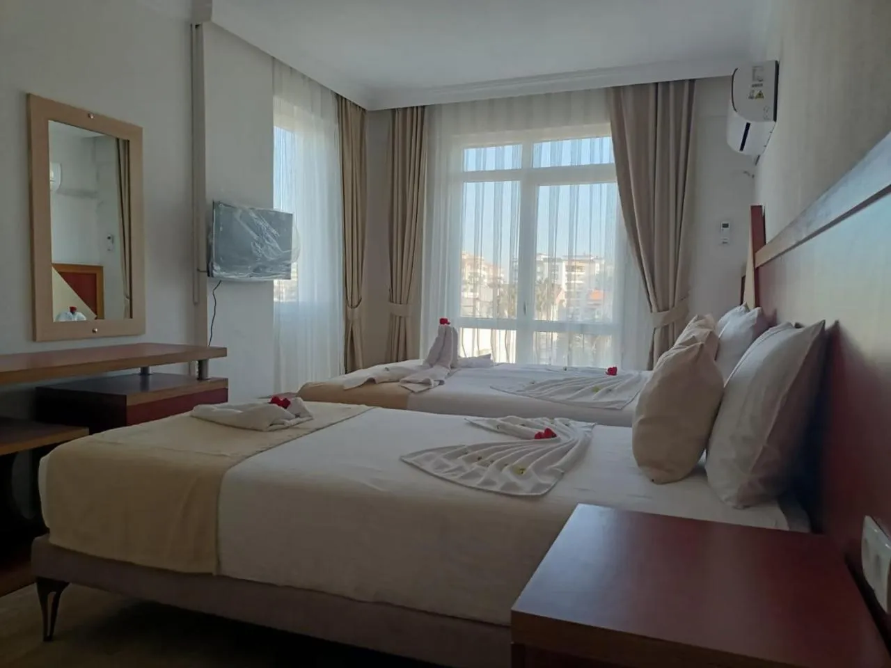 Family, Bed in Far Life Hotel