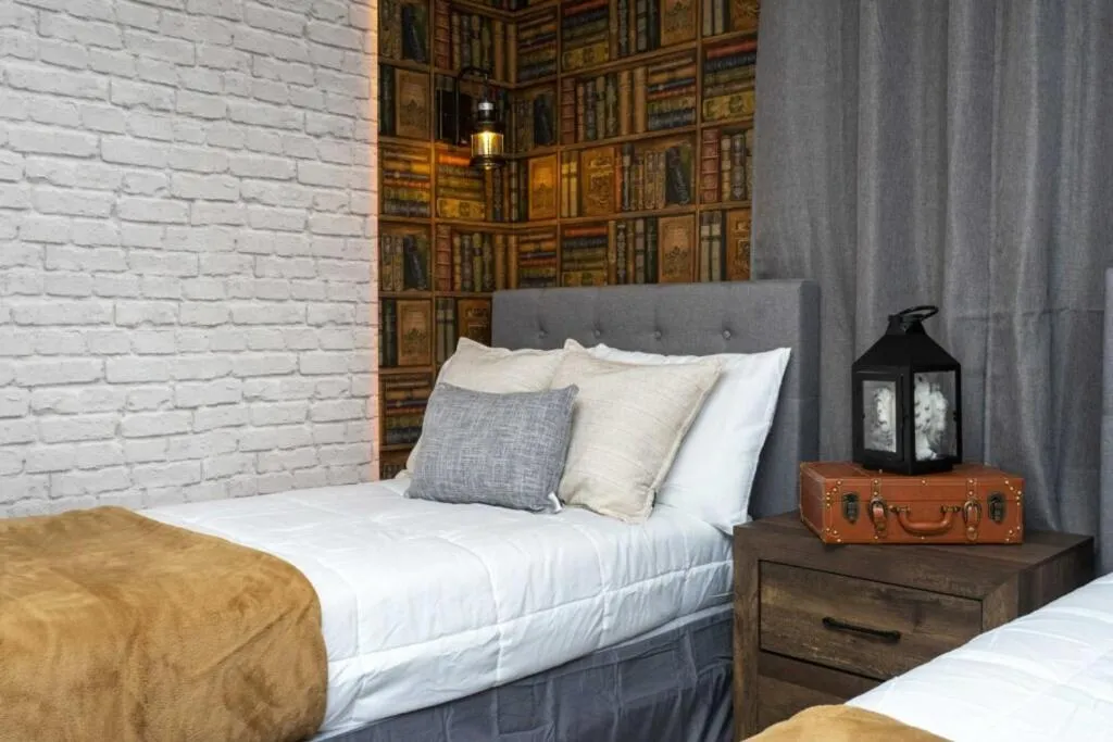 Other, Bed in Amazing Villa 5BR Heated Pool Themed Rooms - 5 miles Disney - FREE POOL HEAT BBQ