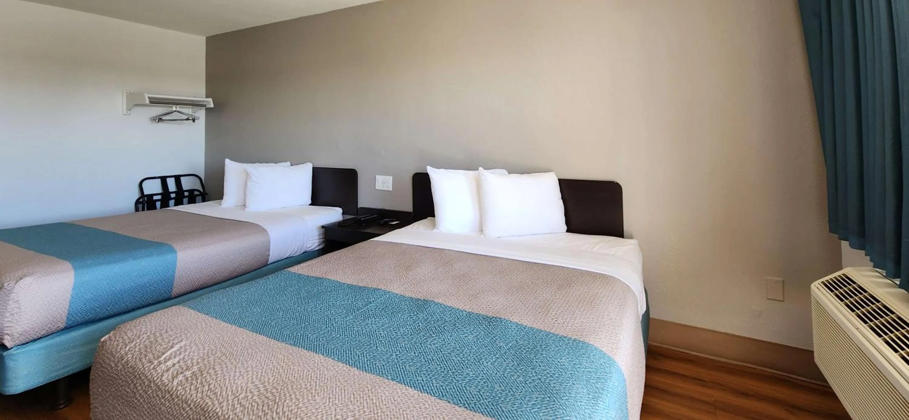 Bed in Studio 6 Webster TX Houston NASA Lake