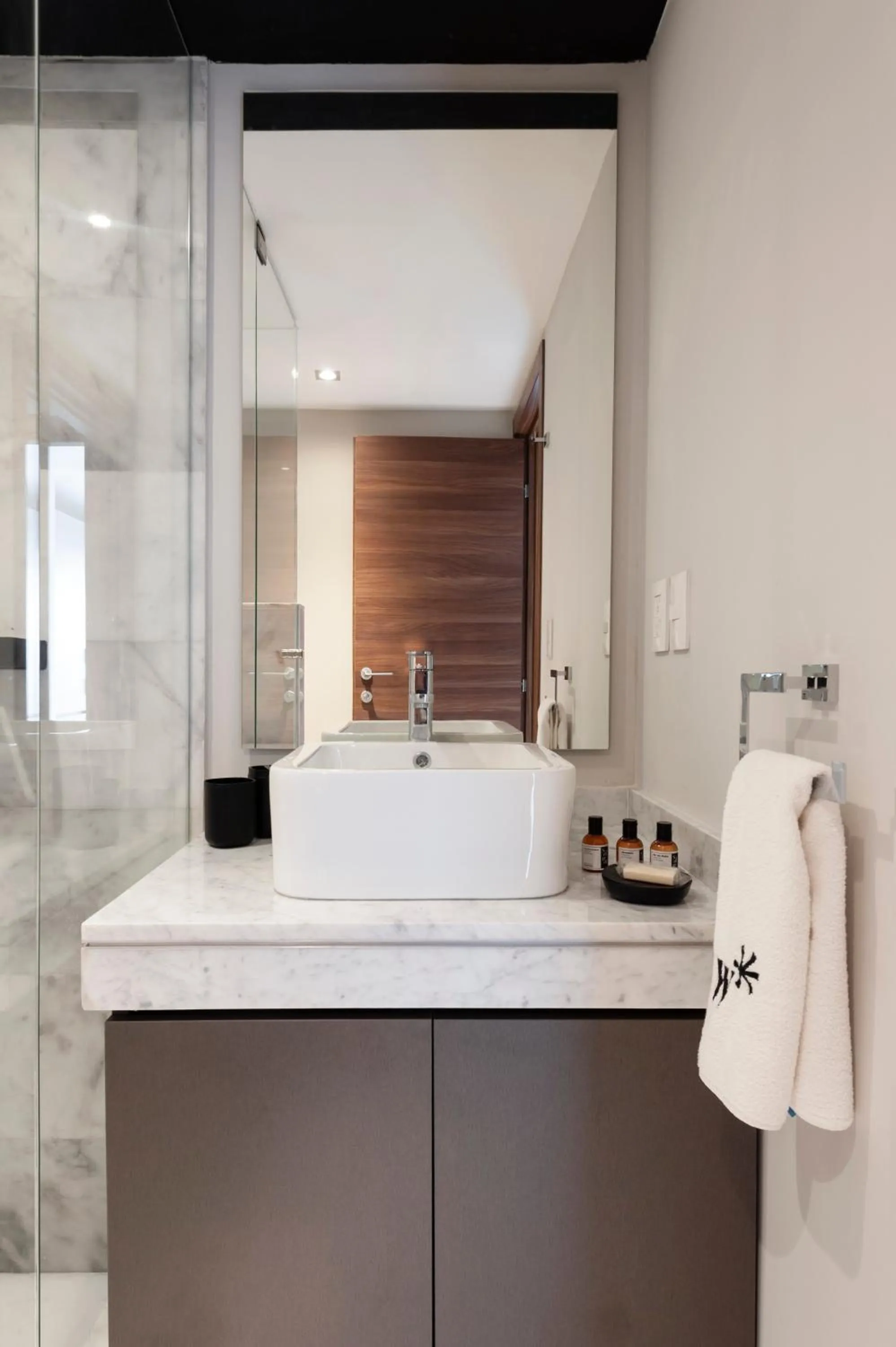 Bathroom in Arquimedes 138 by Wynwood House