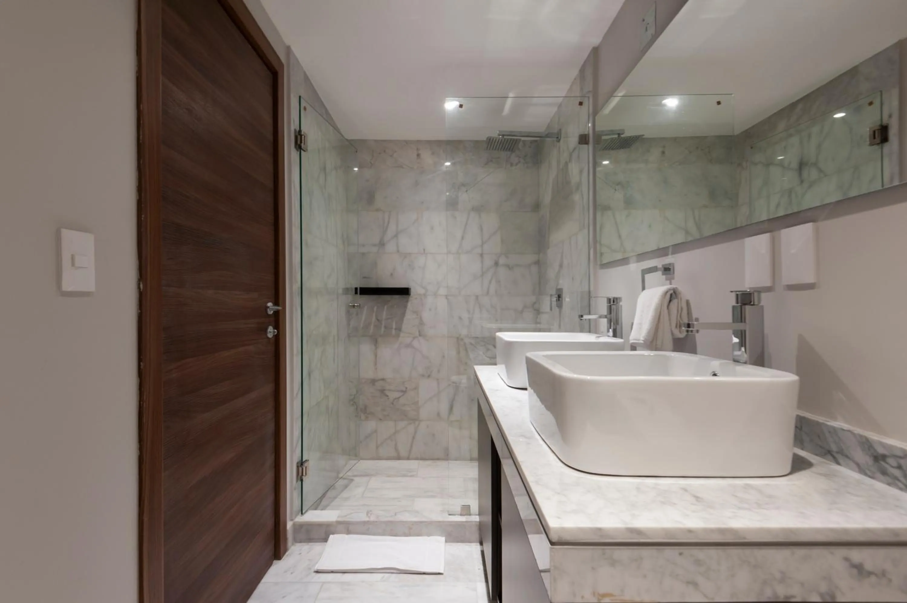 Bathroom in Arquimedes 138 by Wynwood House