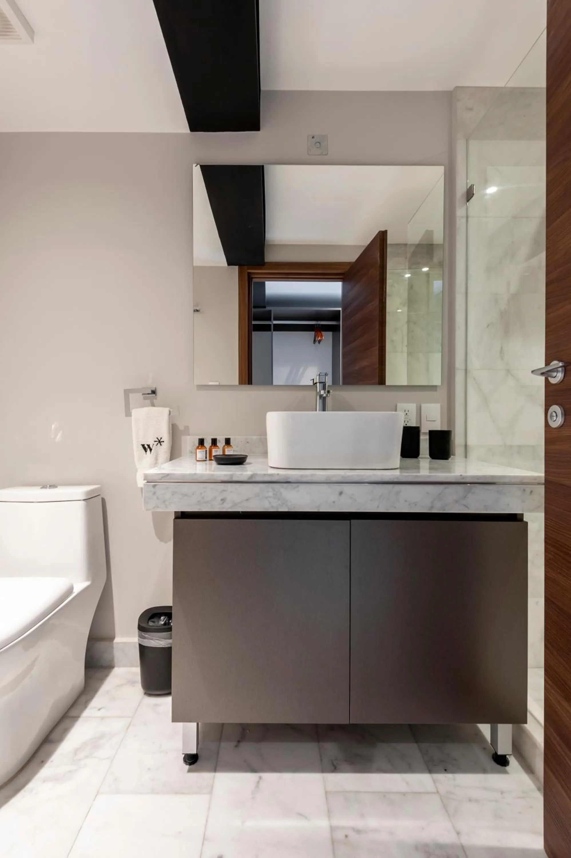 Bathroom in Arquimedes 138 by Wynwood House