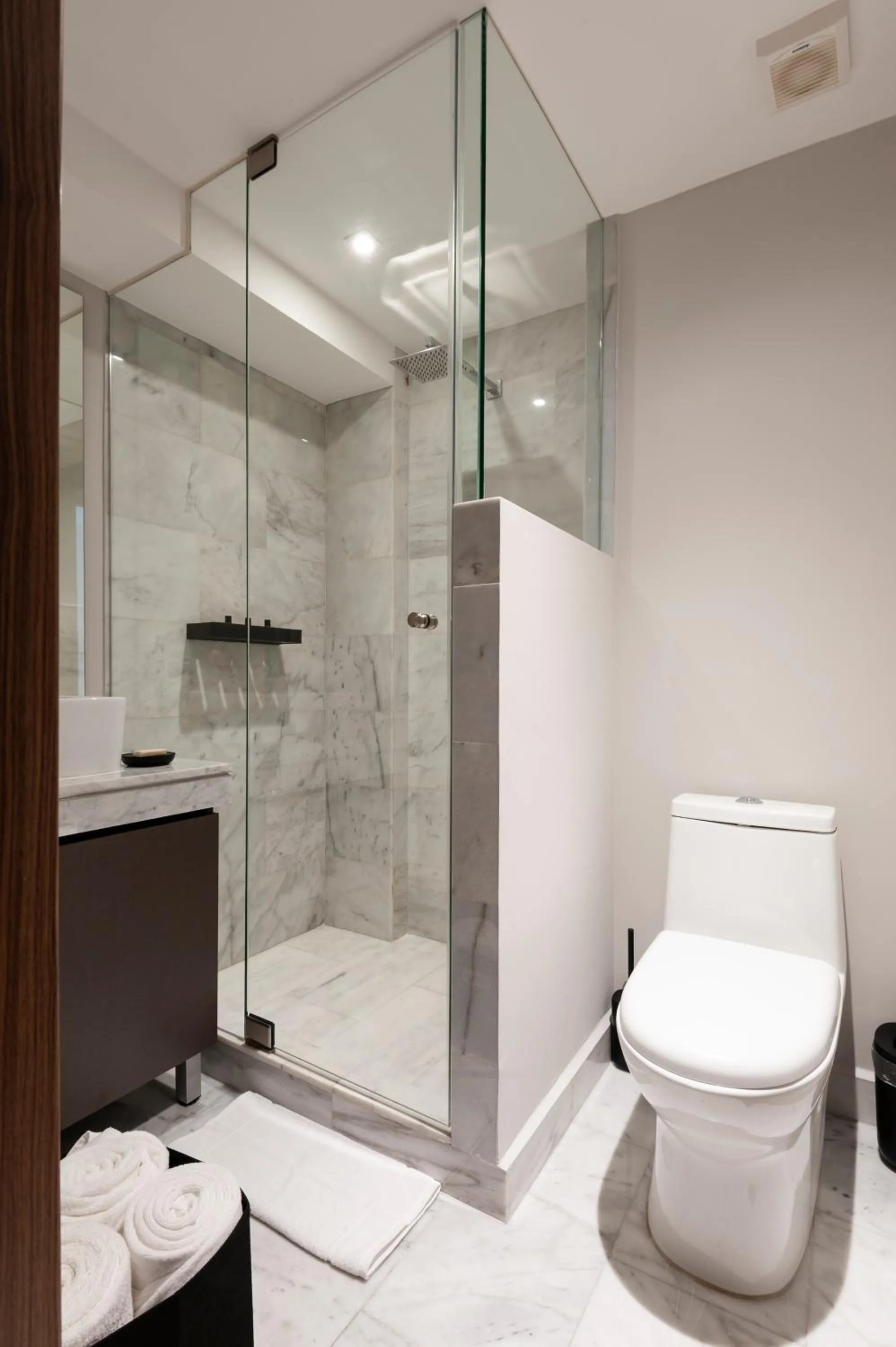 Bathroom in Arquimedes 138 by Wynwood House