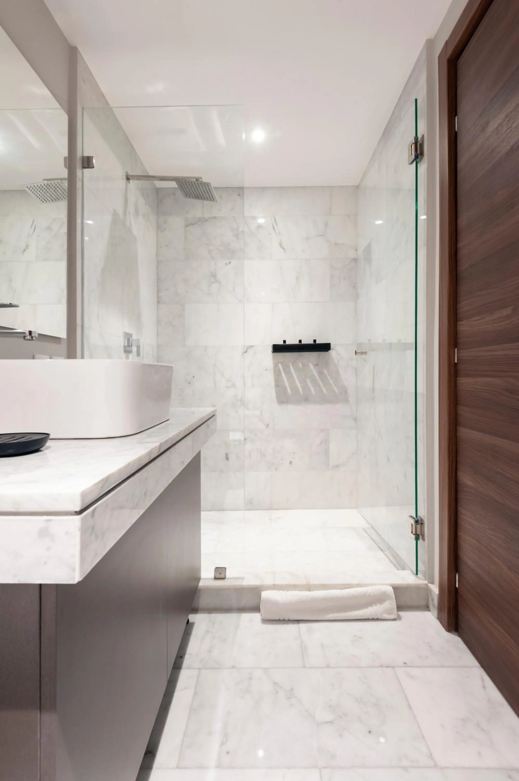 Bathroom in Arquimedes 138 by Wynwood House