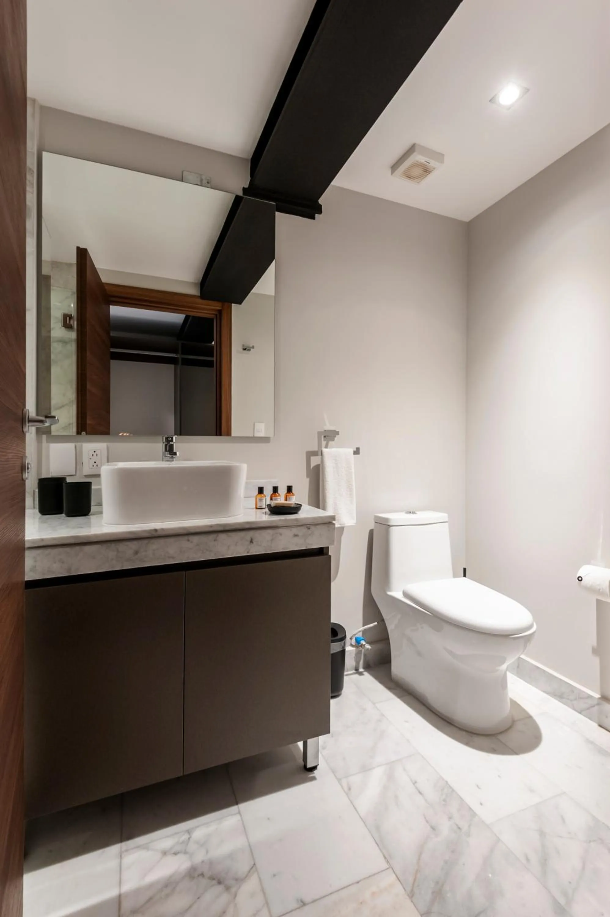 Bathroom in Arquimedes 138 by Wynwood House