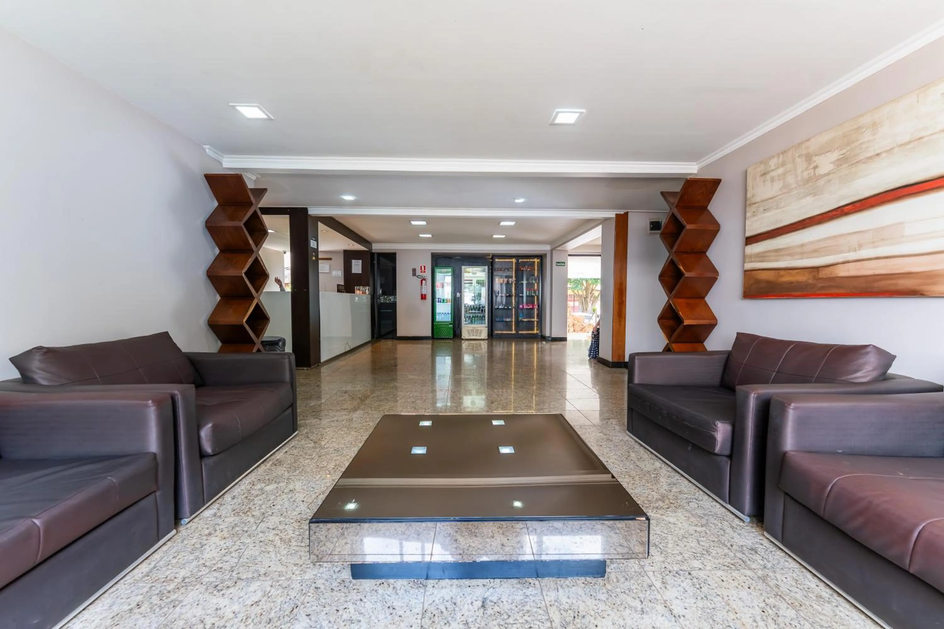 Lobby or reception in Hotel Alvorada Taguatinga by Bsb Inn