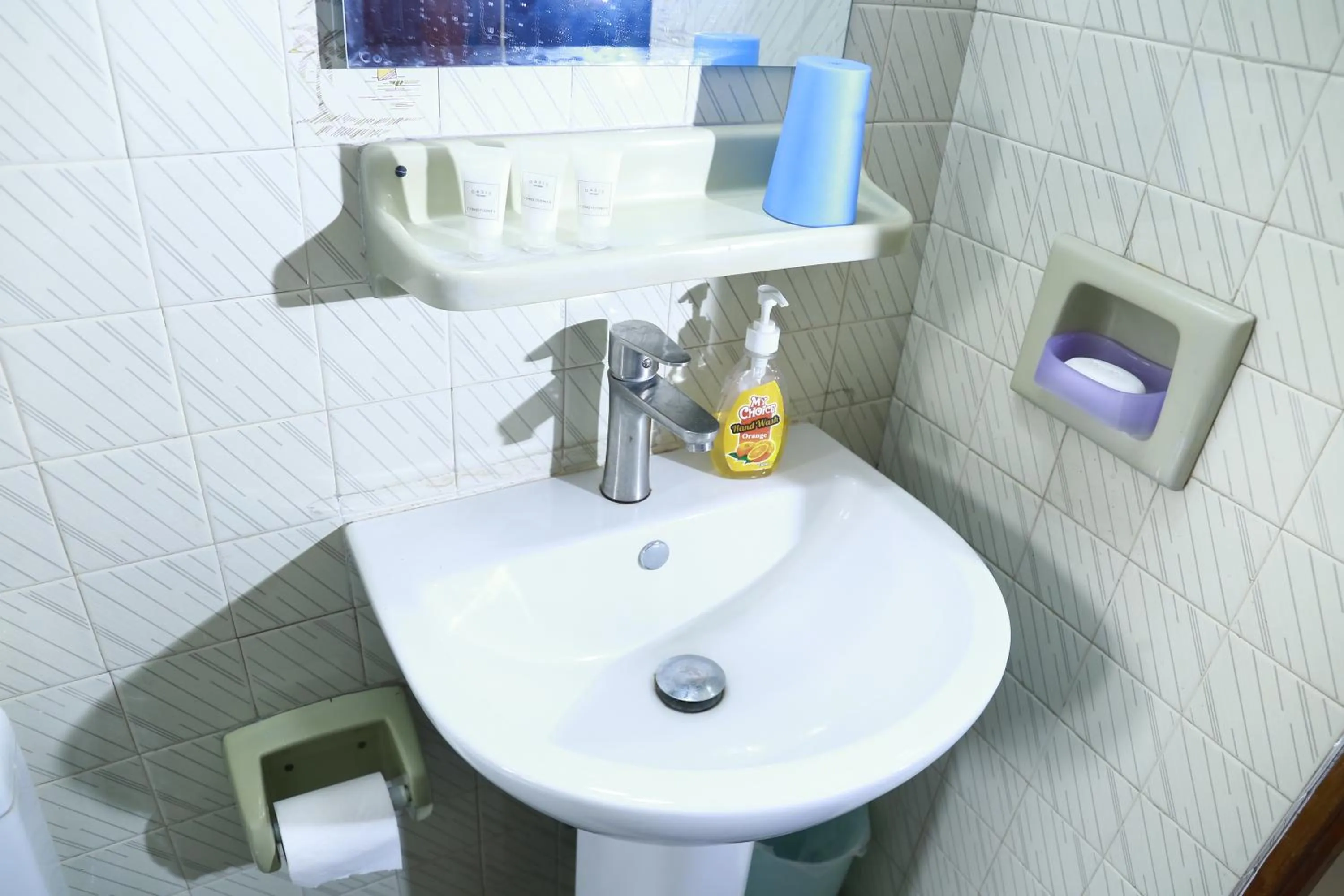 Bathroom in Oasis Colombo