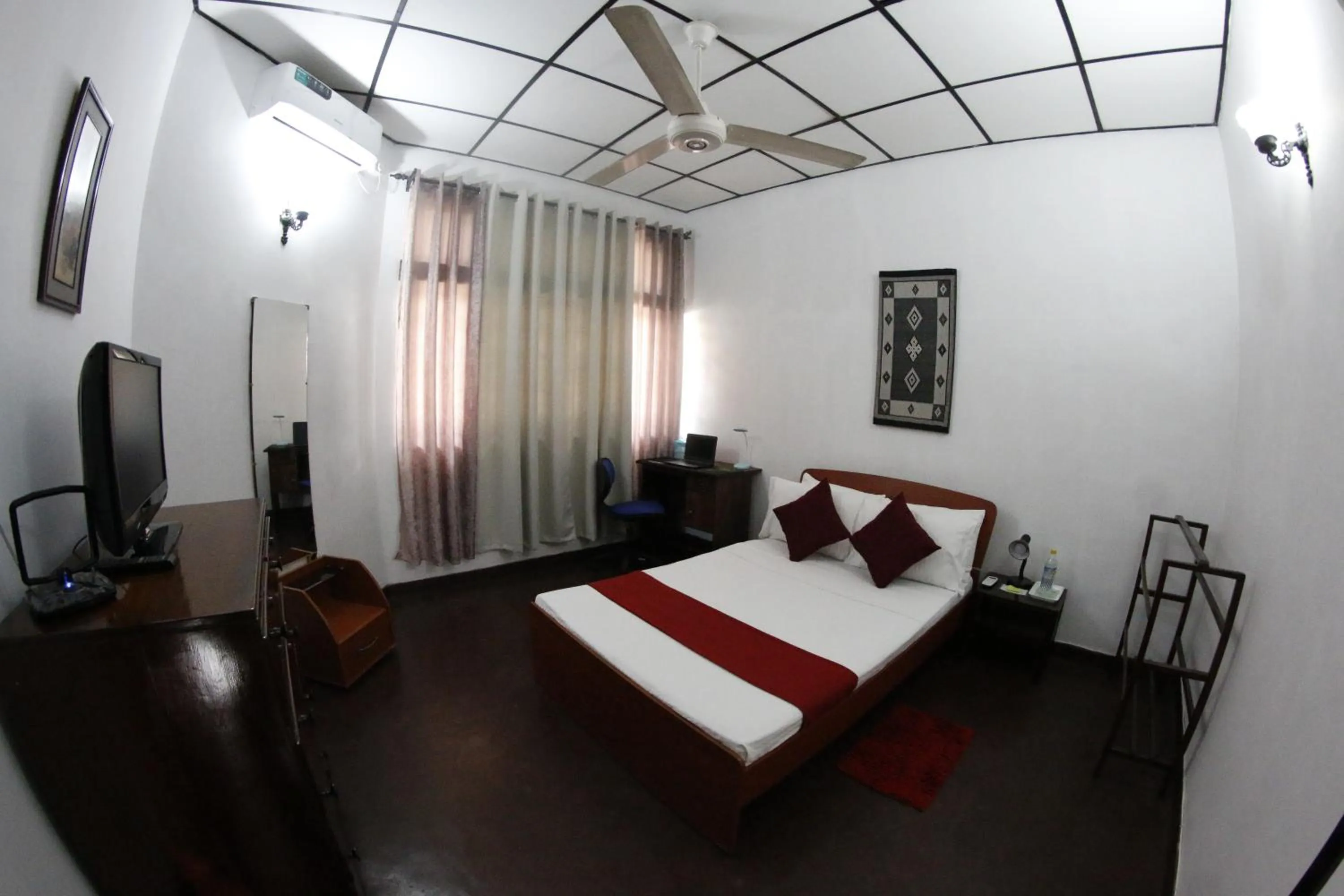 Bedroom, Bed in Oasis Colombo