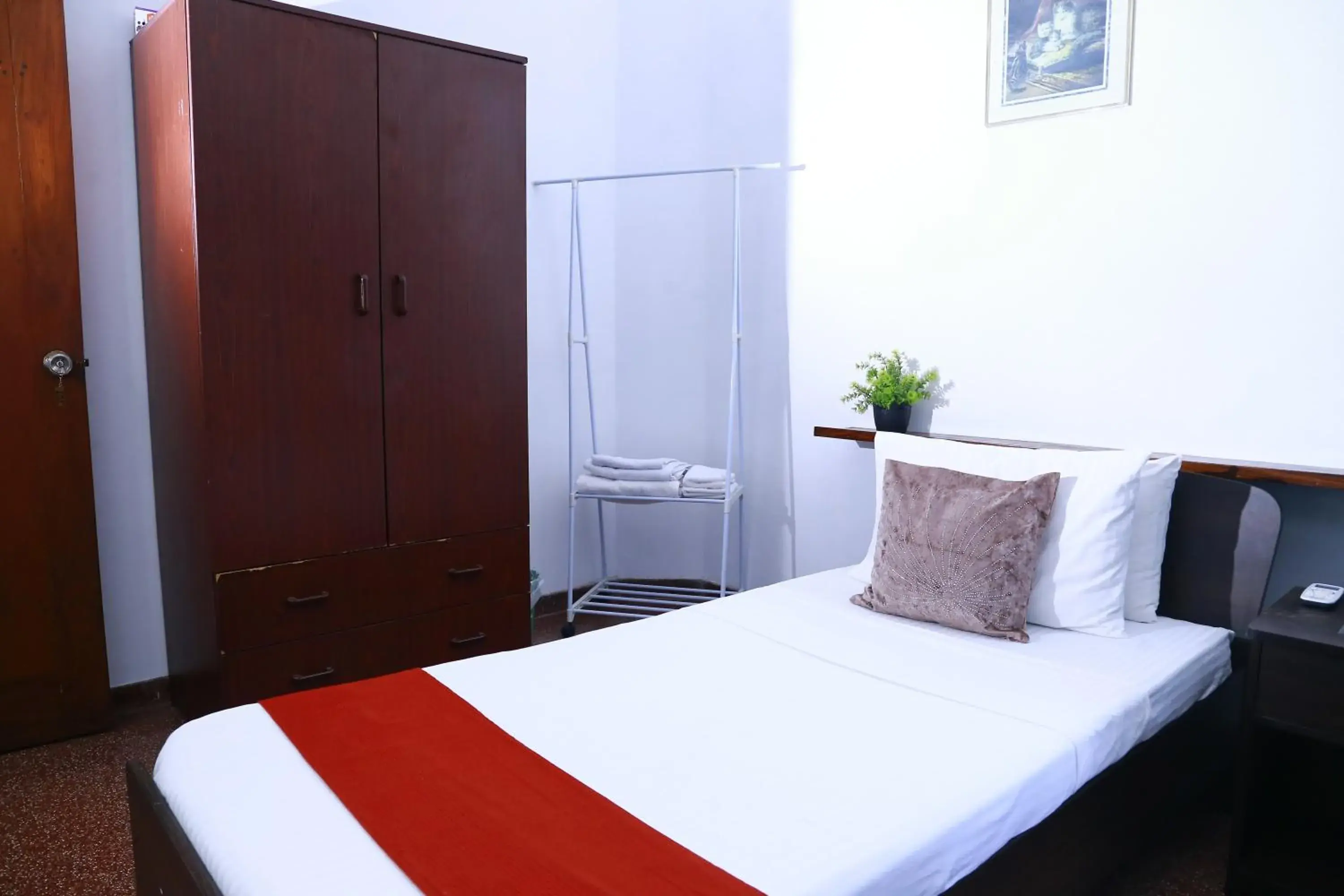 Deluxe Single Room - single occupancy in Oasis Colombo Deluxe Single Room - single occupancy in Oasis Colombo