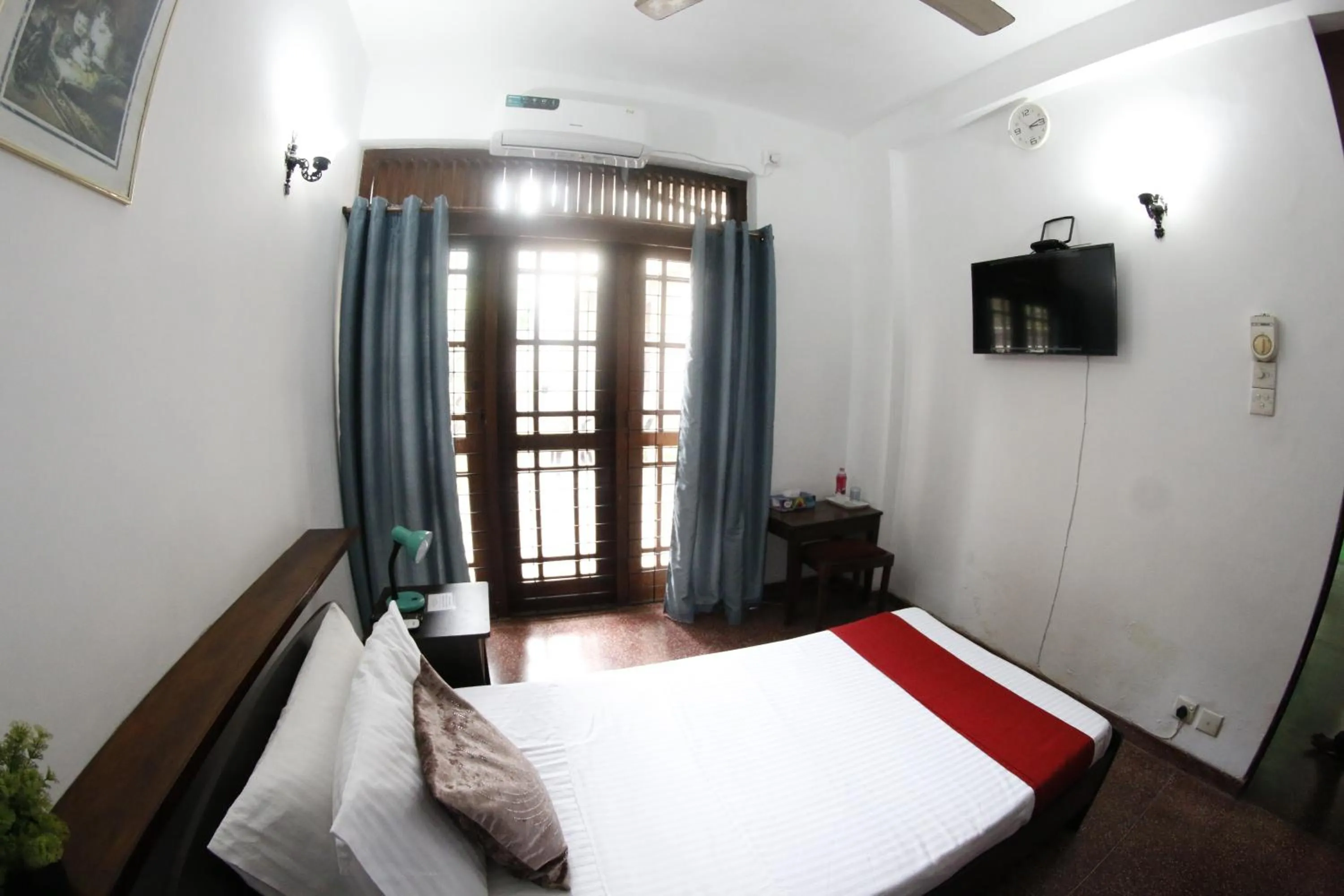 Bedroom, Bed in Oasis Colombo