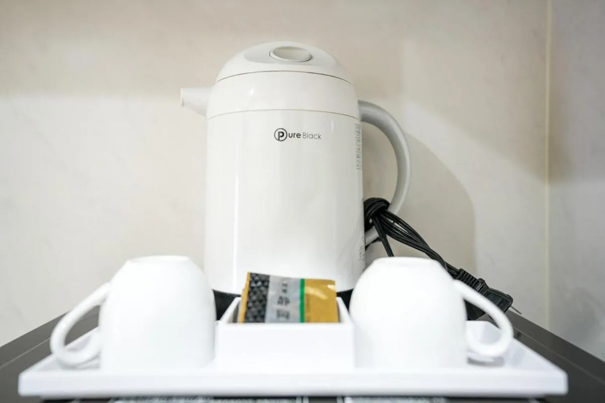 Coffee/tea facilities in Hotel J&C-I