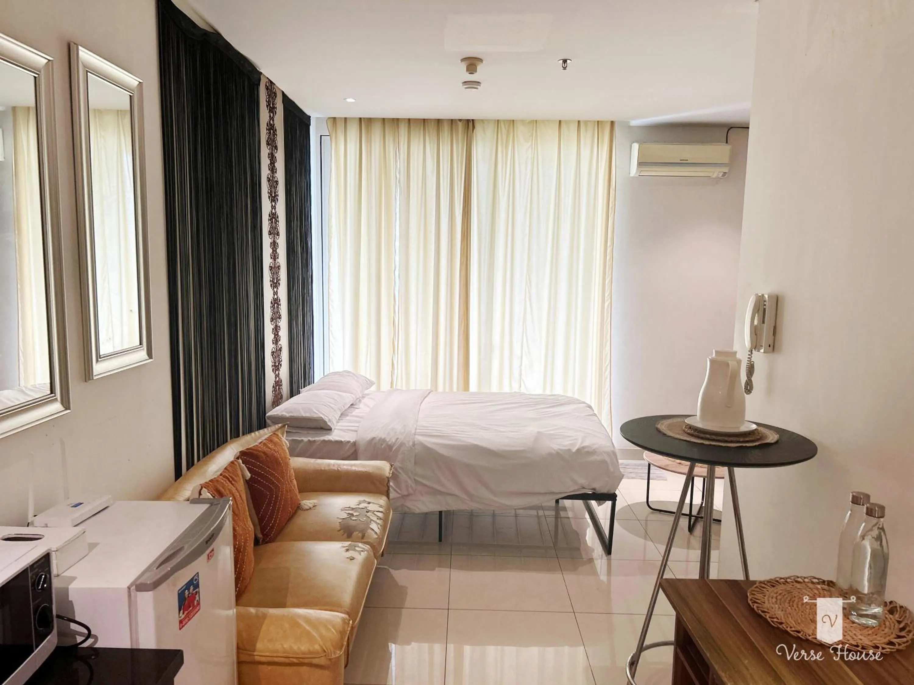 Bed in Luxe Living @Central Park