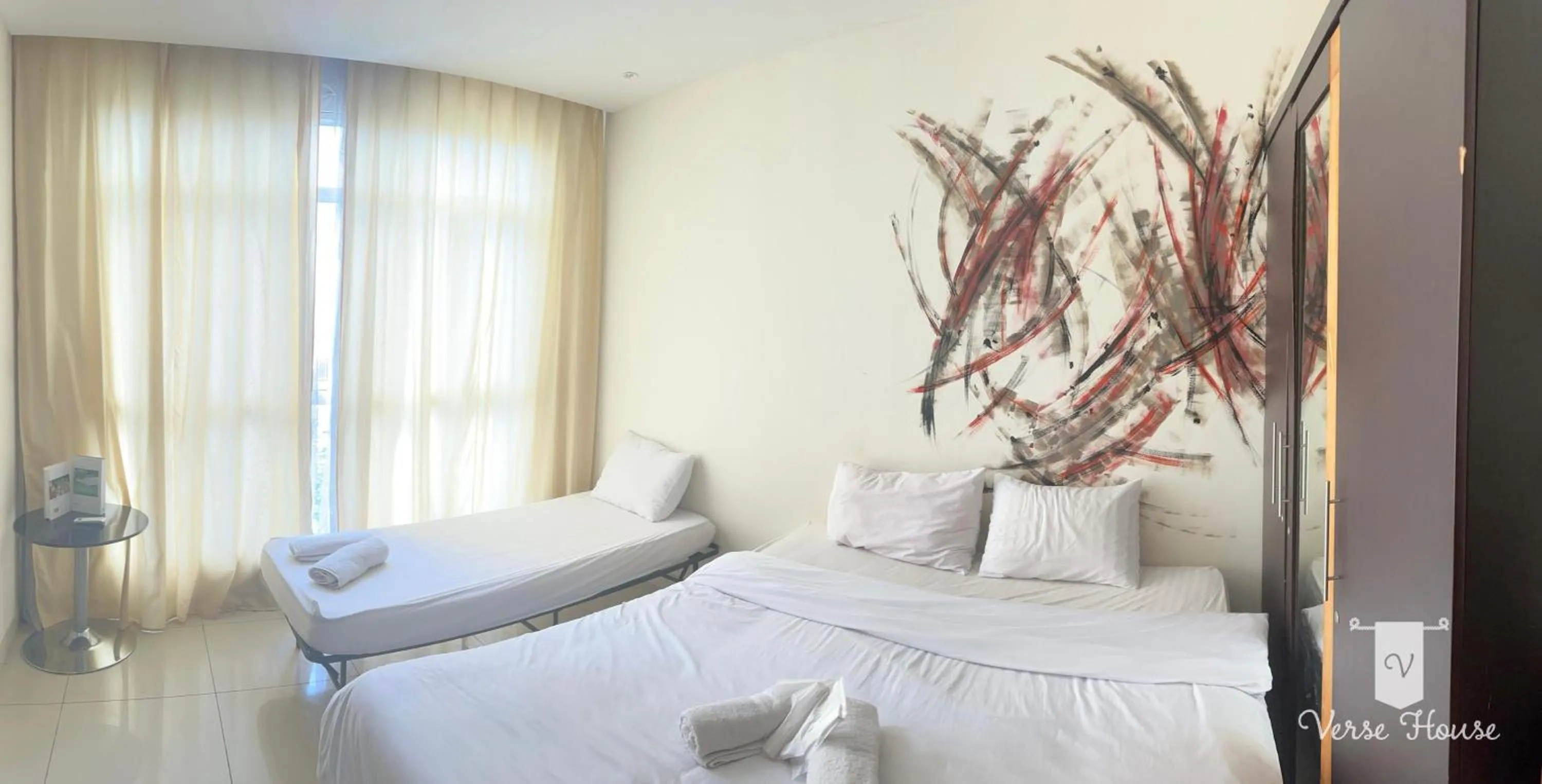 Bed in Luxe Living @Central Park