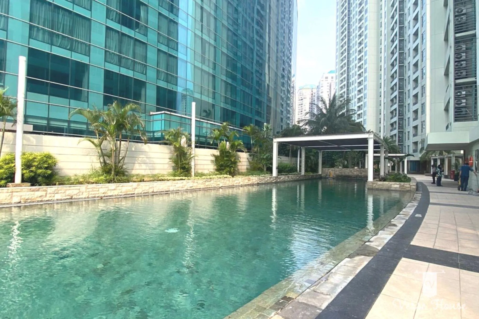 Swimming pool in Luxe Living @Central Park