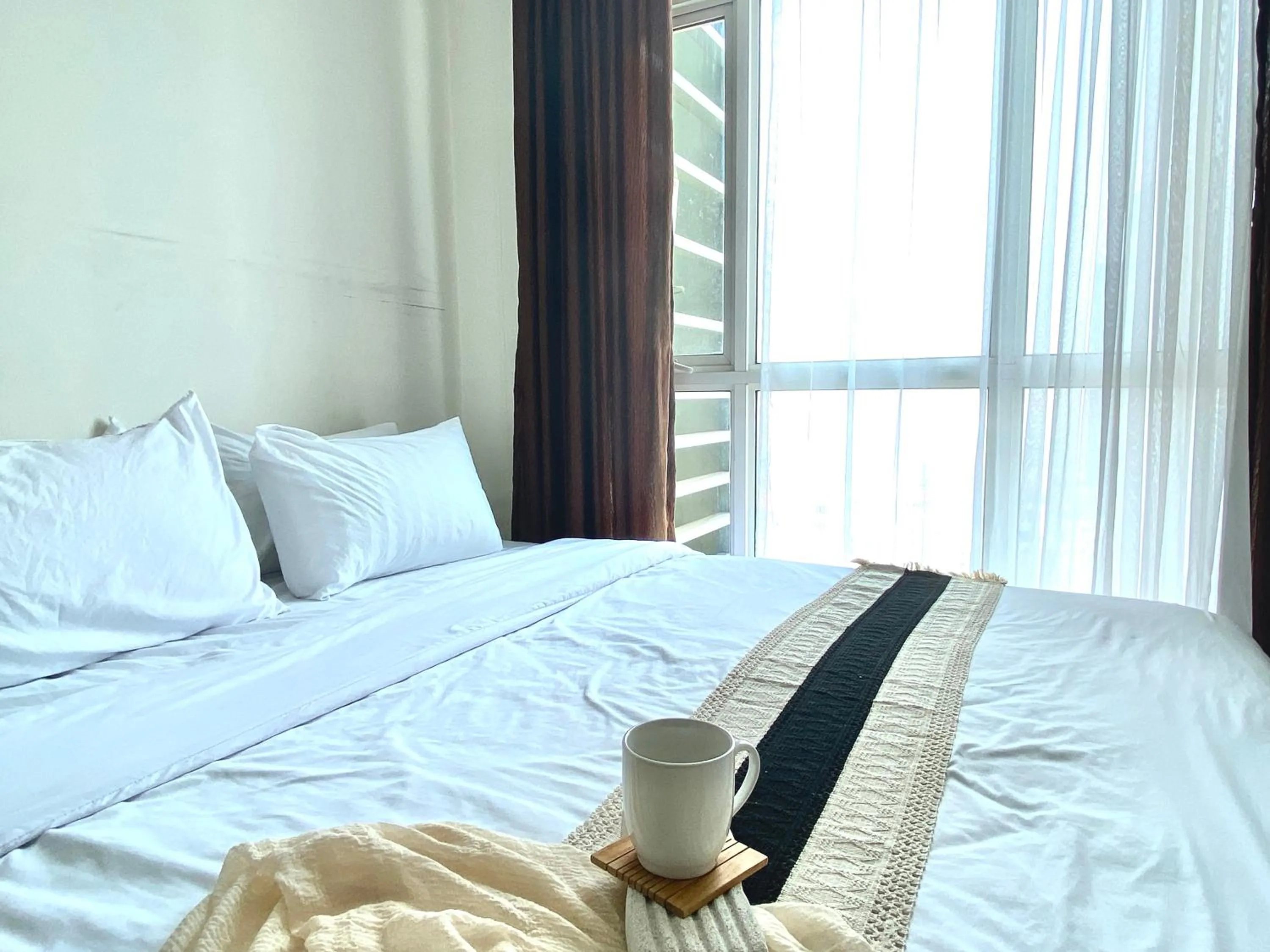 Bed in Luxe Living @Central Park