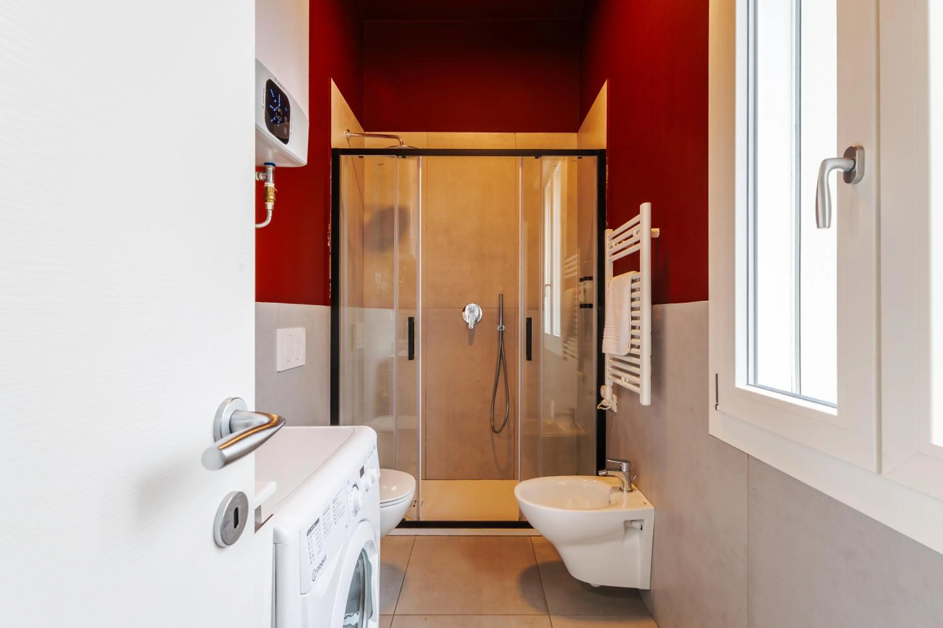Tosa Apartment - Free WiFi, Air Conditioning & Private Parking