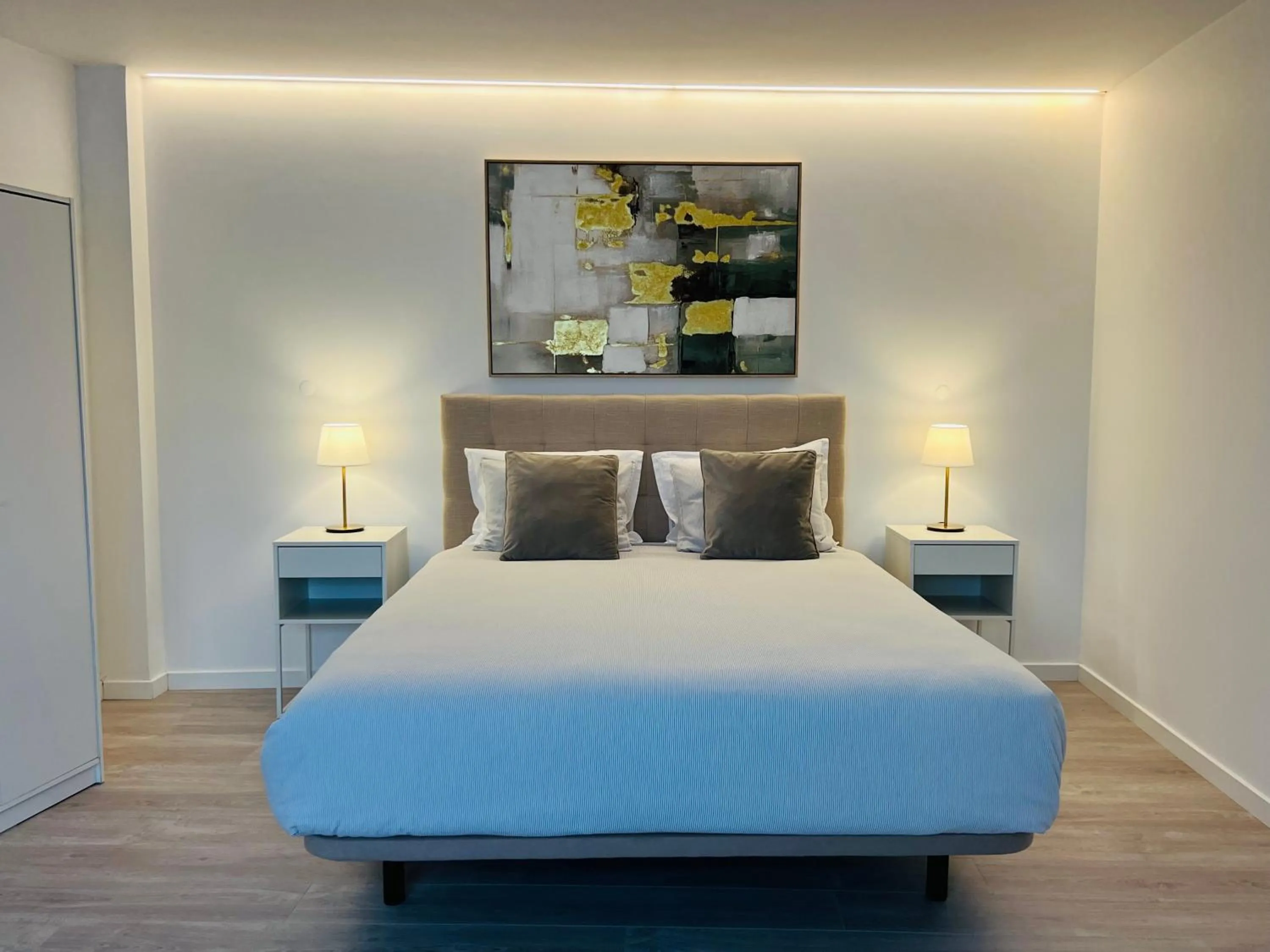 Bed in Vila Pombal Tomar Apartments - Pool & City Views