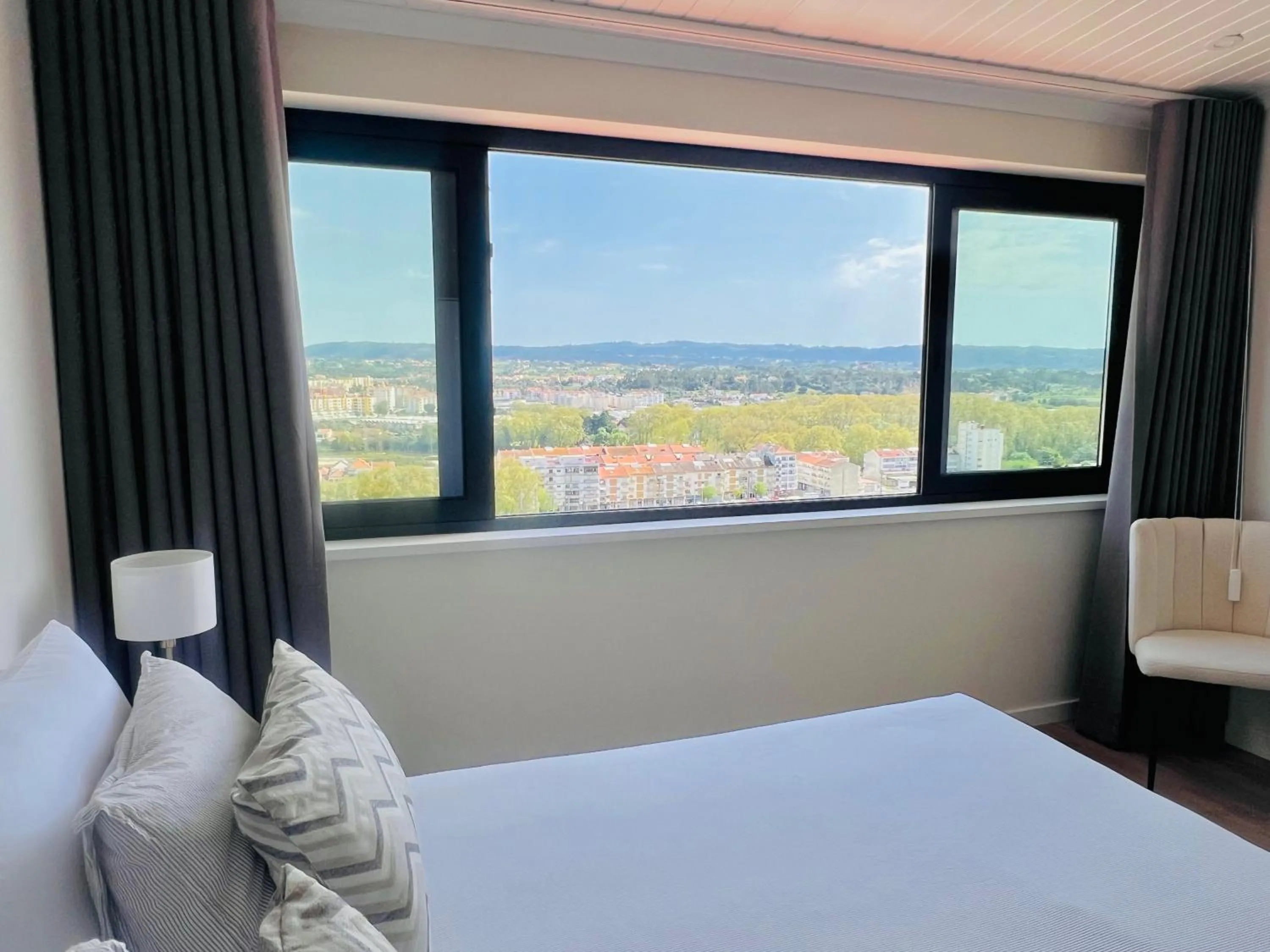 Bed in Vila Pombal Tomar Apartments - Pool & City Views