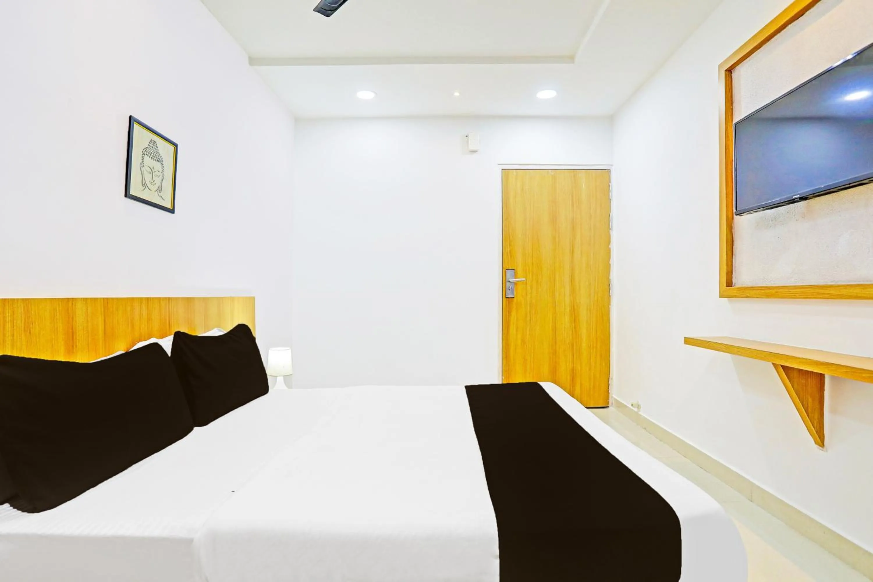 Bedroom, Bed in Super Hotel O Raipur