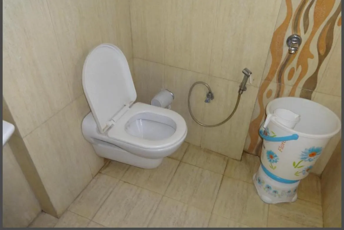 Toilet in Hotel Gaylord International - New Delhi