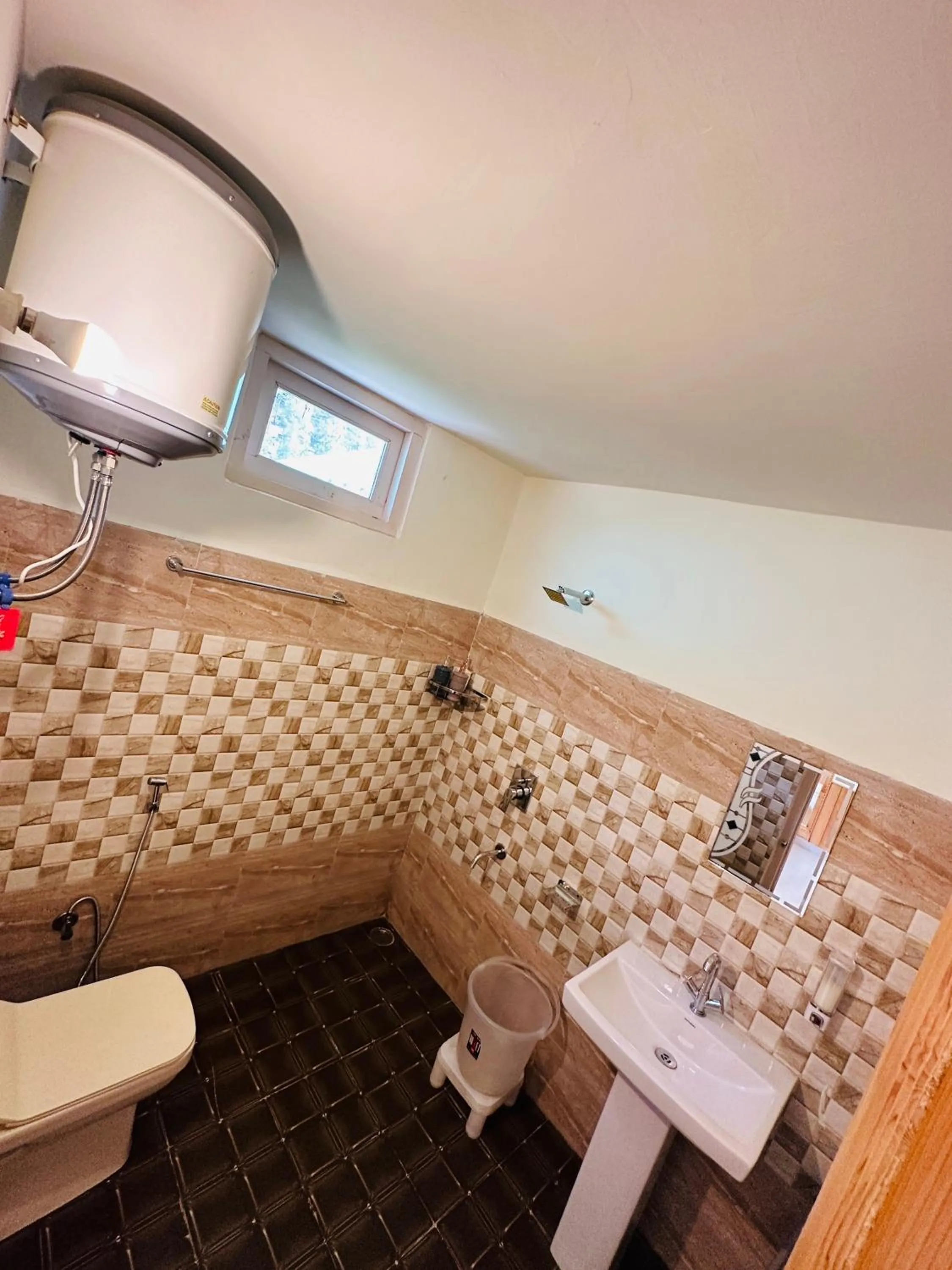 Bathroom in The Stream Kasol