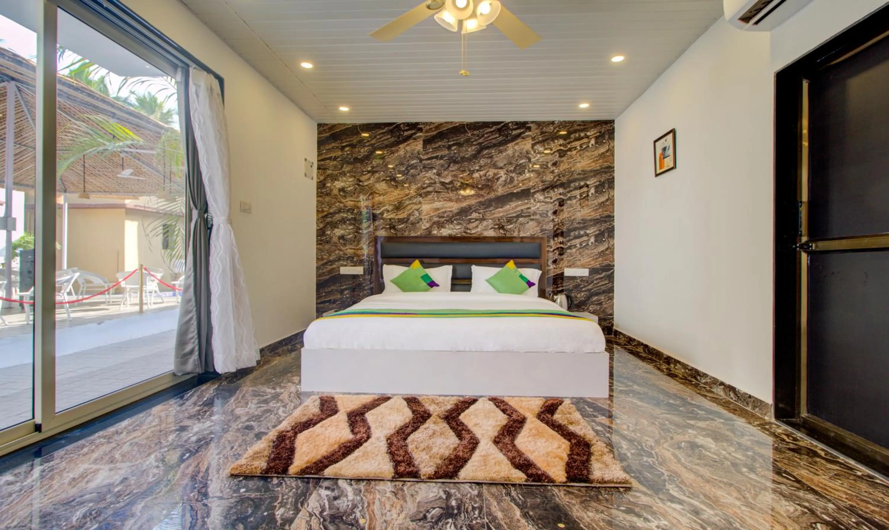 Bed in Treebo Code Red